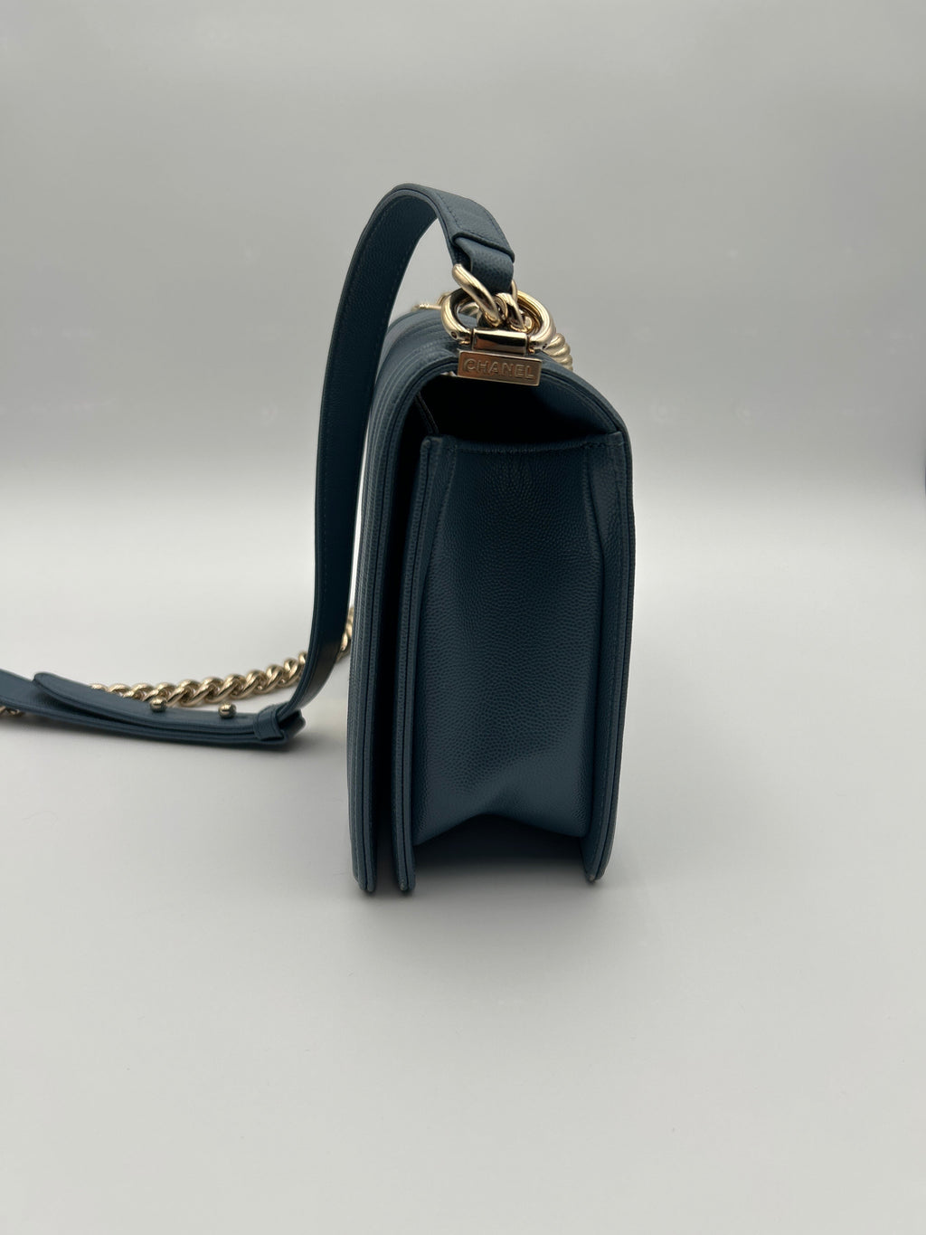 Chanel Borsa Boy Pelle Caviar Blu Chanel