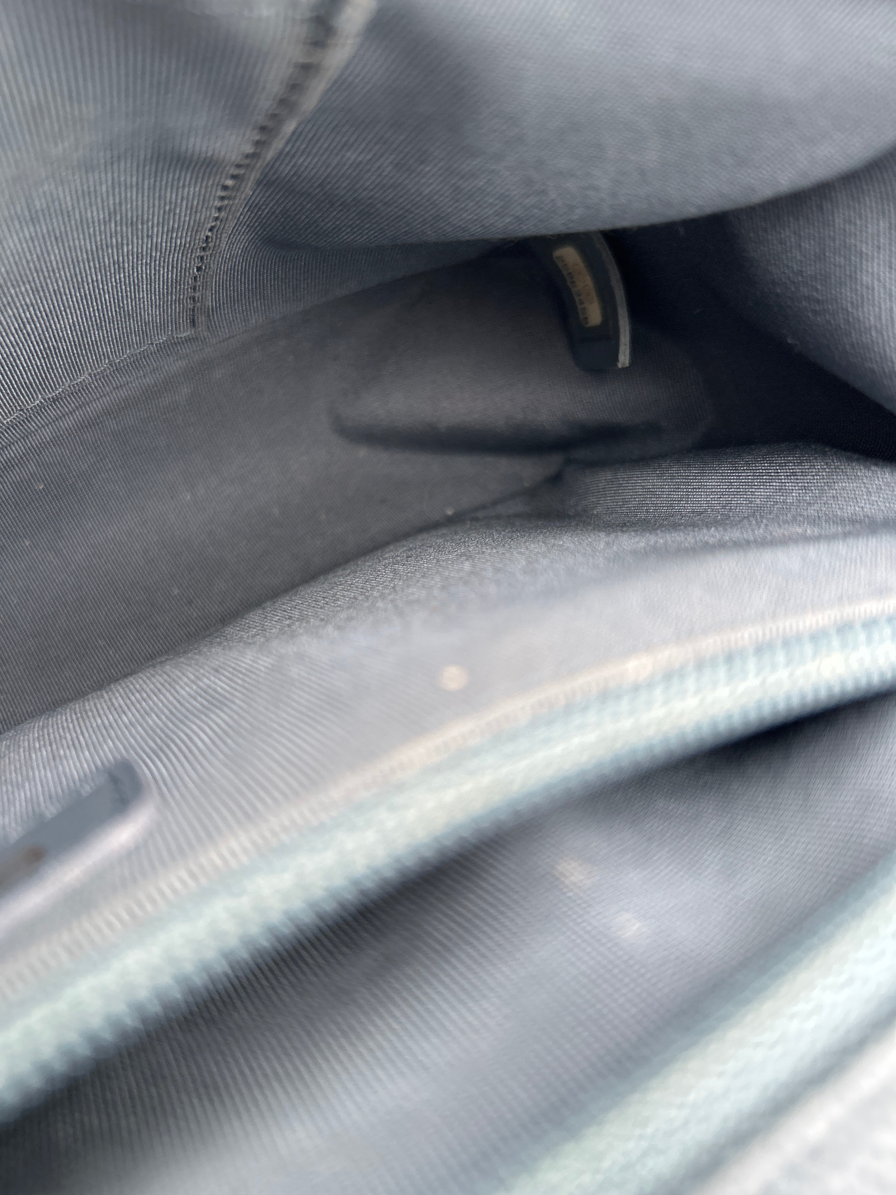 Chanel Borsa Boy Pelle Caviar Blu Chanel