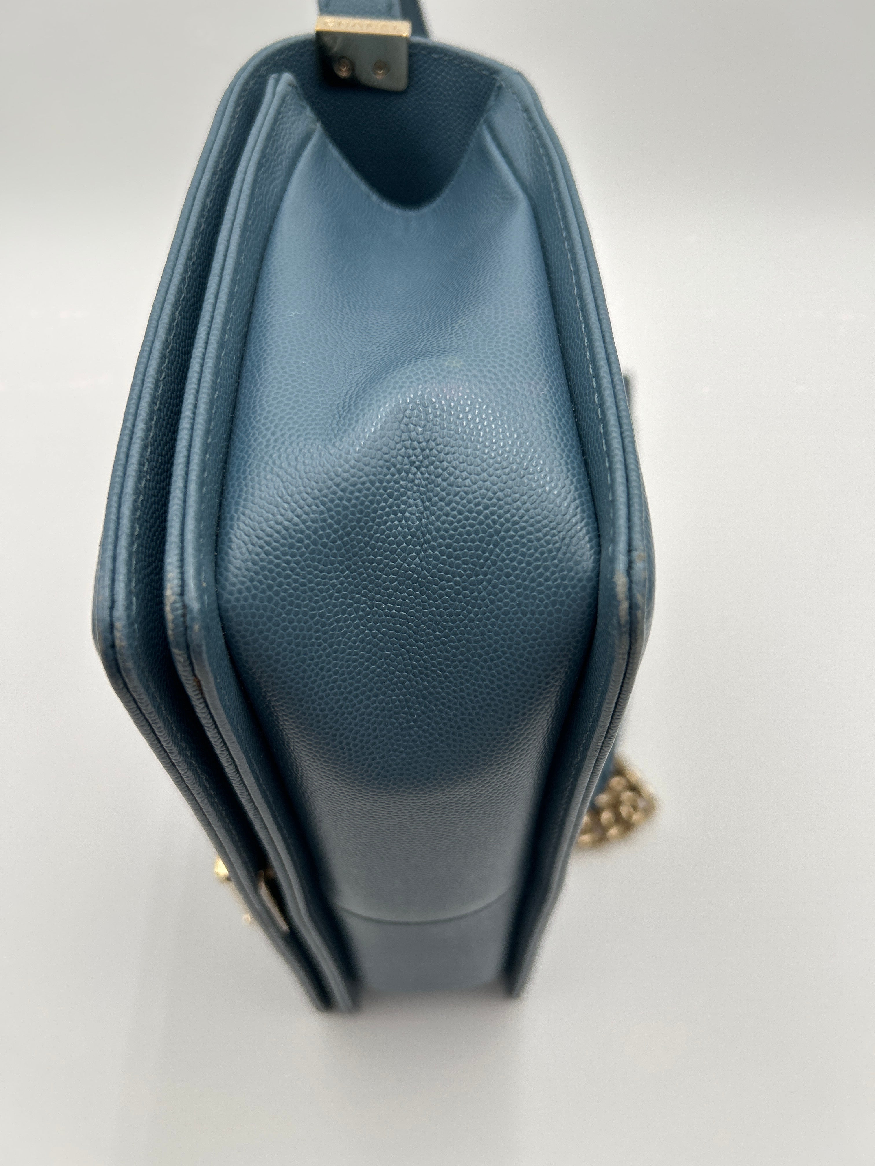 Chanel Borsa Boy Pelle Caviar Blu Chanel