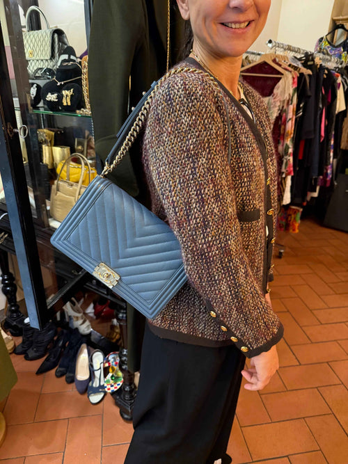Chanel Boy Borsa in Pelle Caviar Grigio Polvere