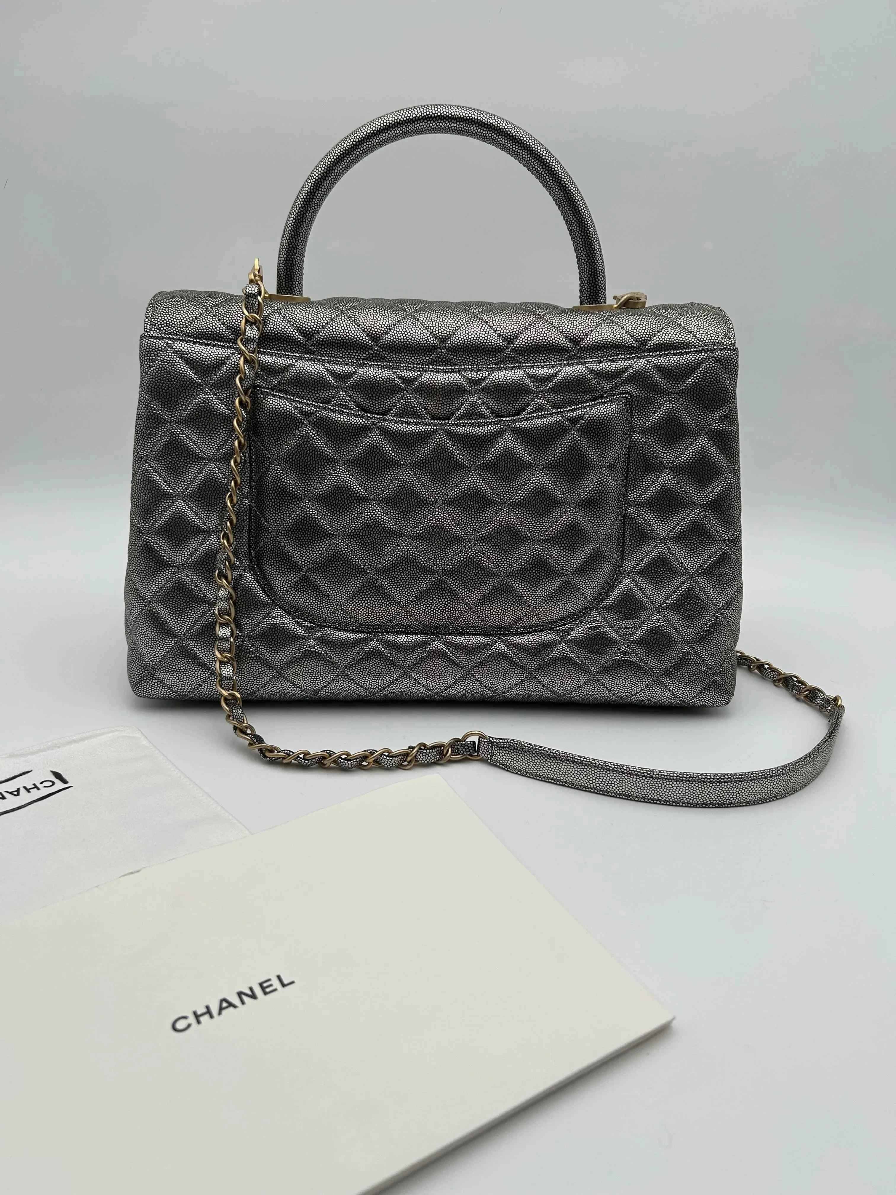 Chanel Borse 2019 Chanel Coco Handle Bag In Silver Caviar Leather