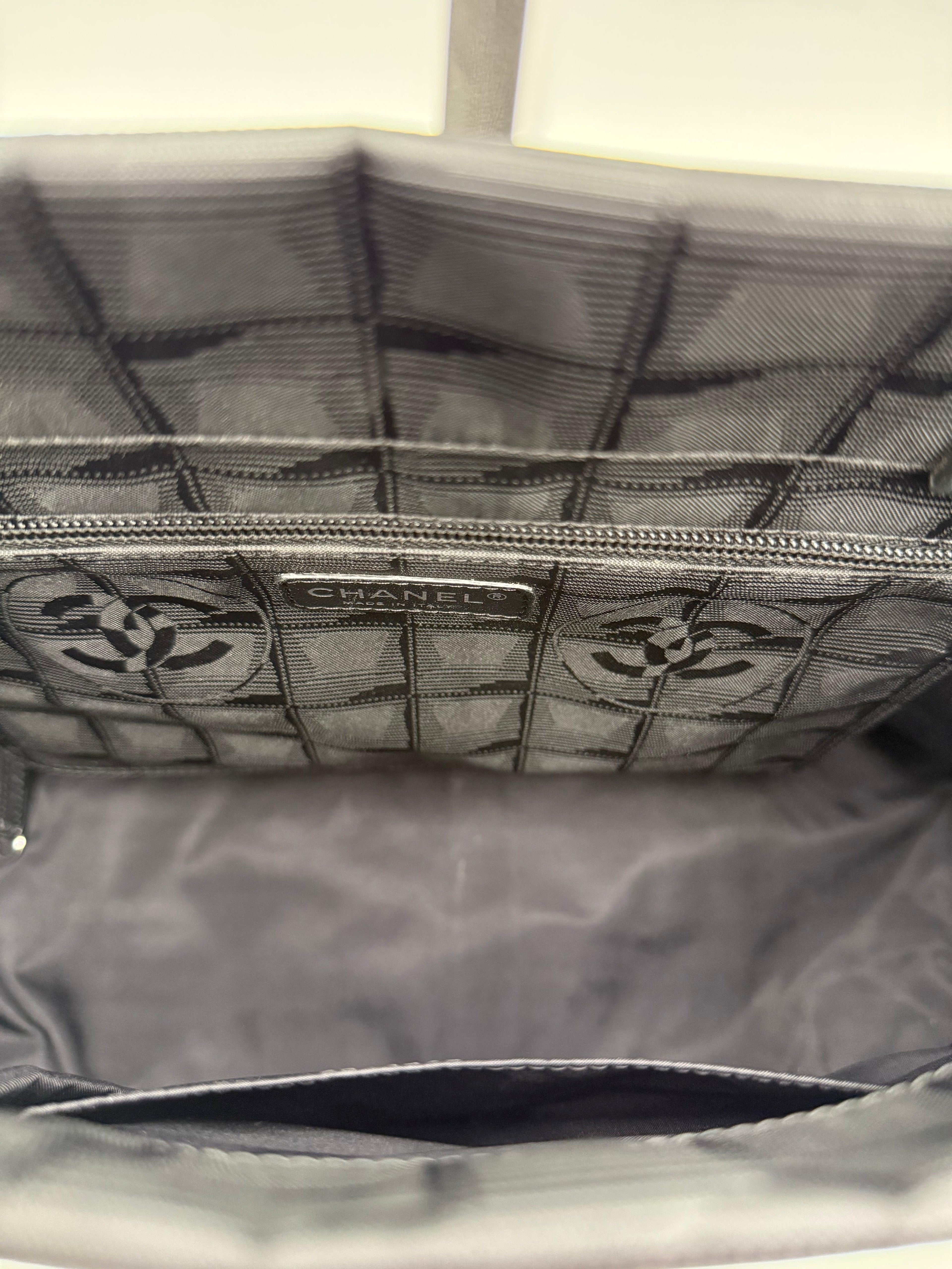 Chanel Borsa Tote Vintage in Tela e Pelle Nera - Mercatino di Ninni