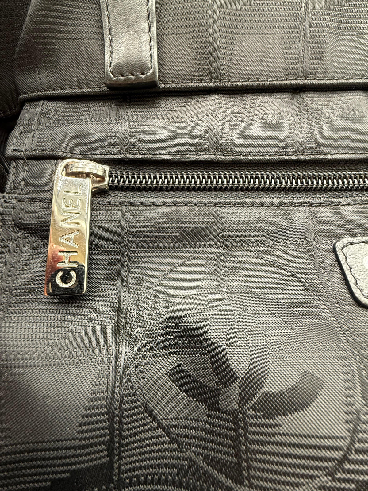 Chanel Borsa Tote Vintage in Tela e Pelle Nera - Mercatino di Ninni