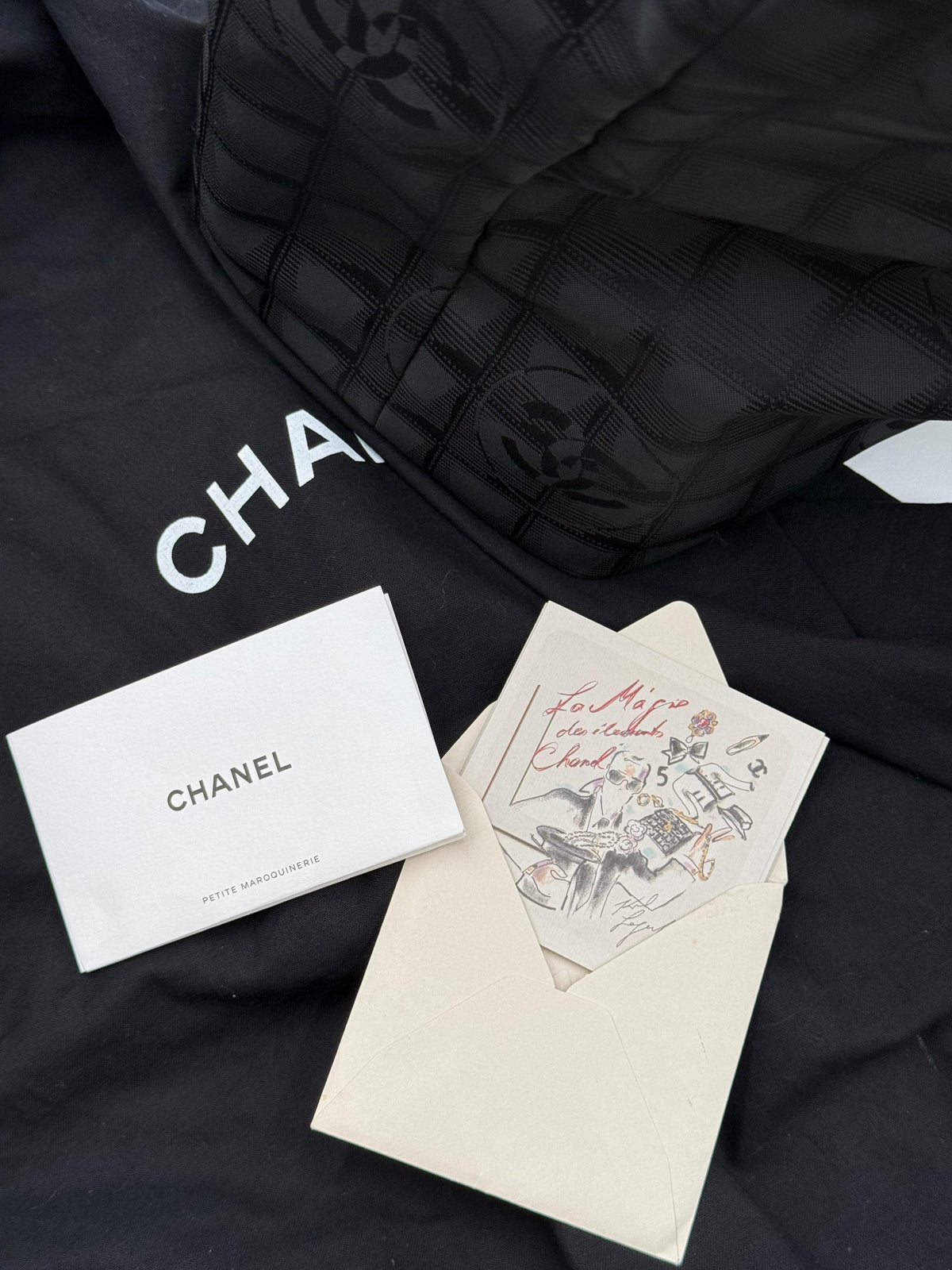 Chanel Borsa Tote Vintage in Tela e Pelle Nera - Mercatino di Ninni
