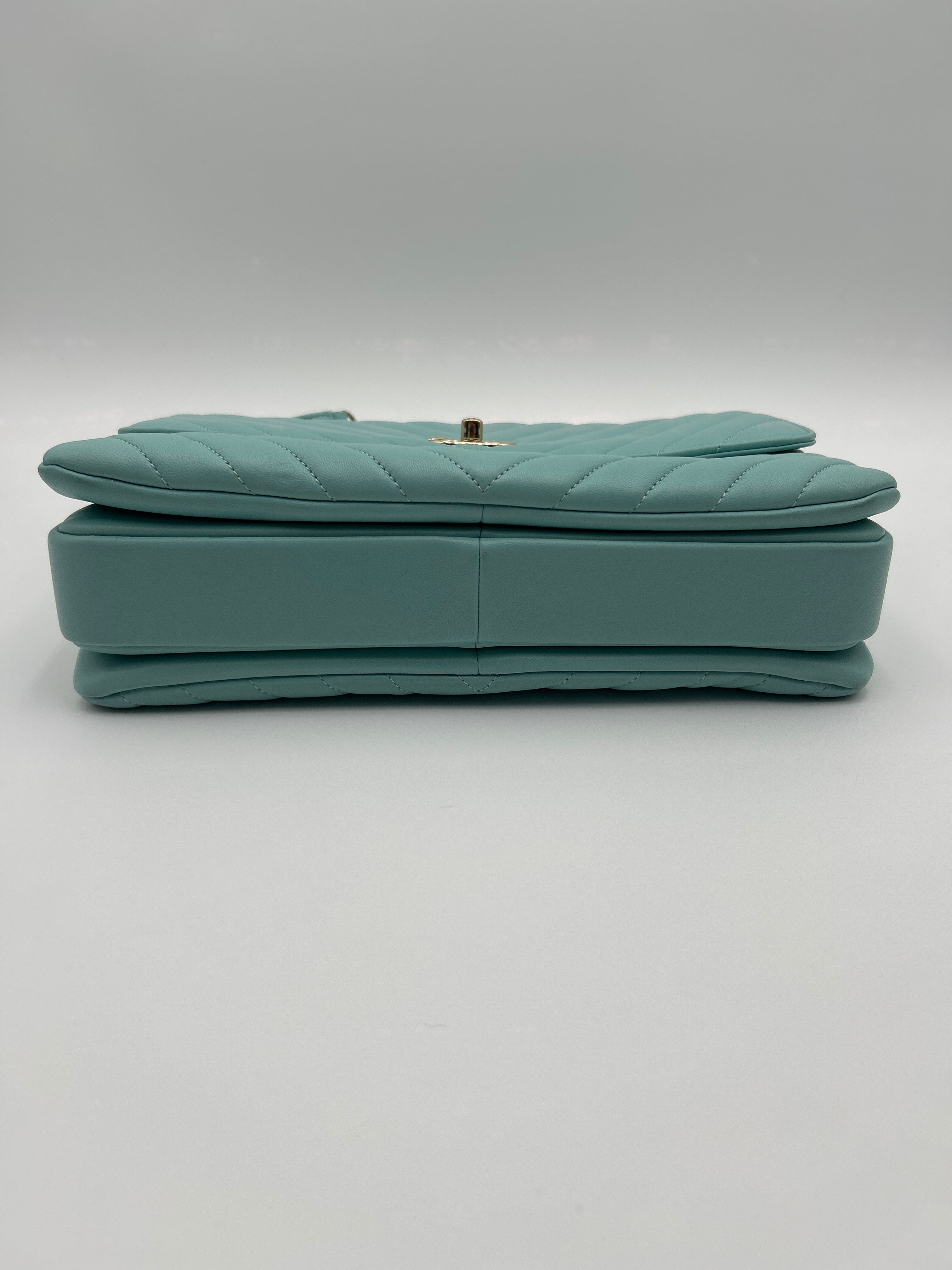 Chanel Coco Handle Borsa in Pelle di Agnello Celeste Chanel