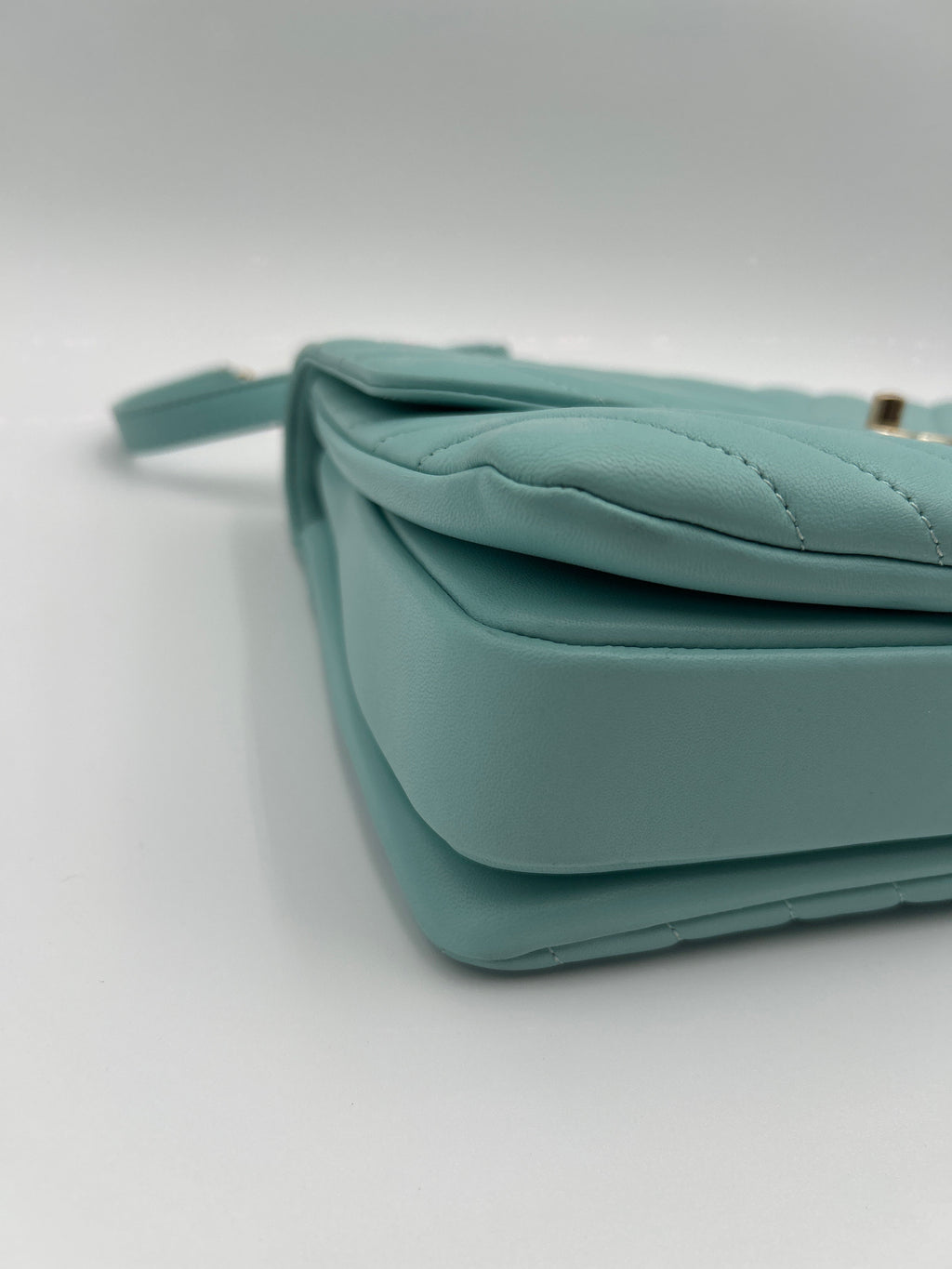 Chanel Coco Handle Borsa in Pelle di Agnello Celeste Chanel