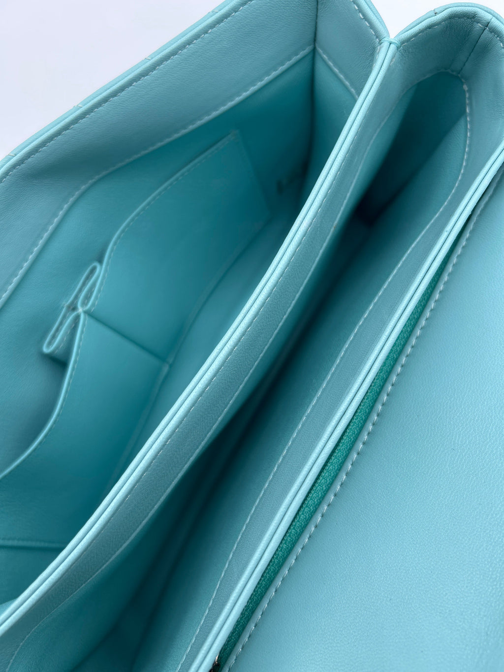 Chanel Coco Handle Borsa in Pelle di Agnello Celeste Chanel