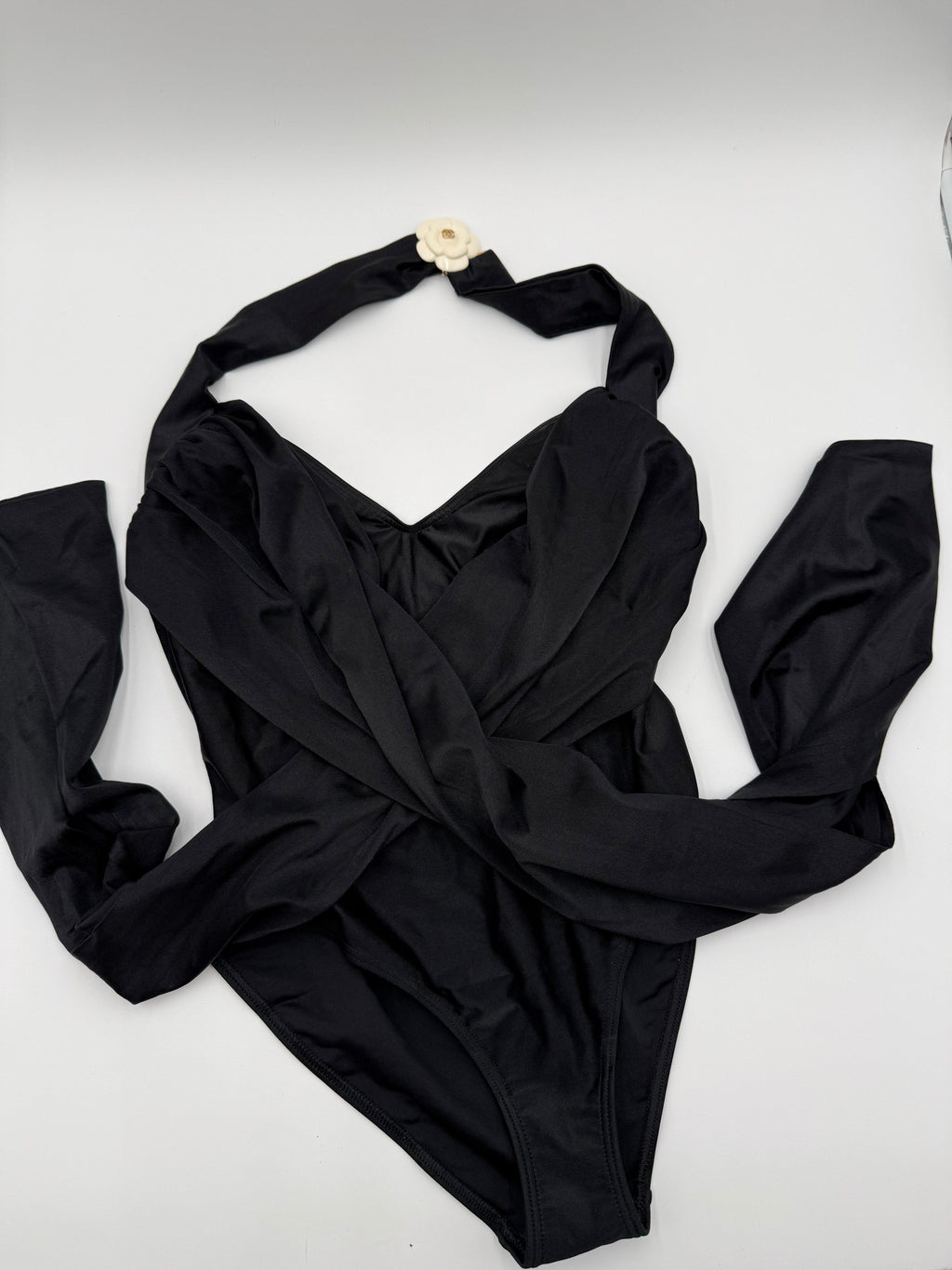 Chanel Costume Intero Vintage by Karl Lagerfeld con Camelia Nero - Mercatino di Ninni