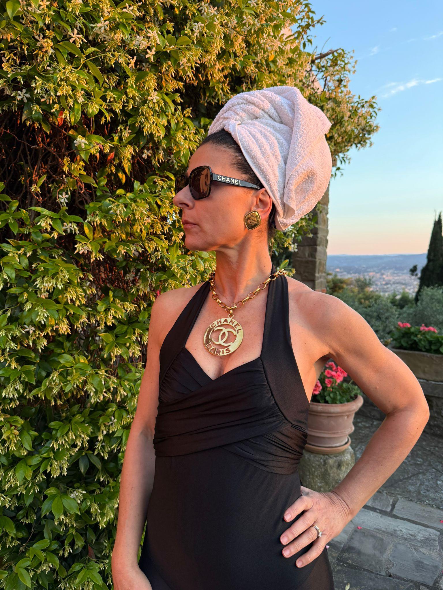 Chanel Costume Intero Vintage by Karl Lagerfeld con Camelia Nero - Mercatino di Ninni