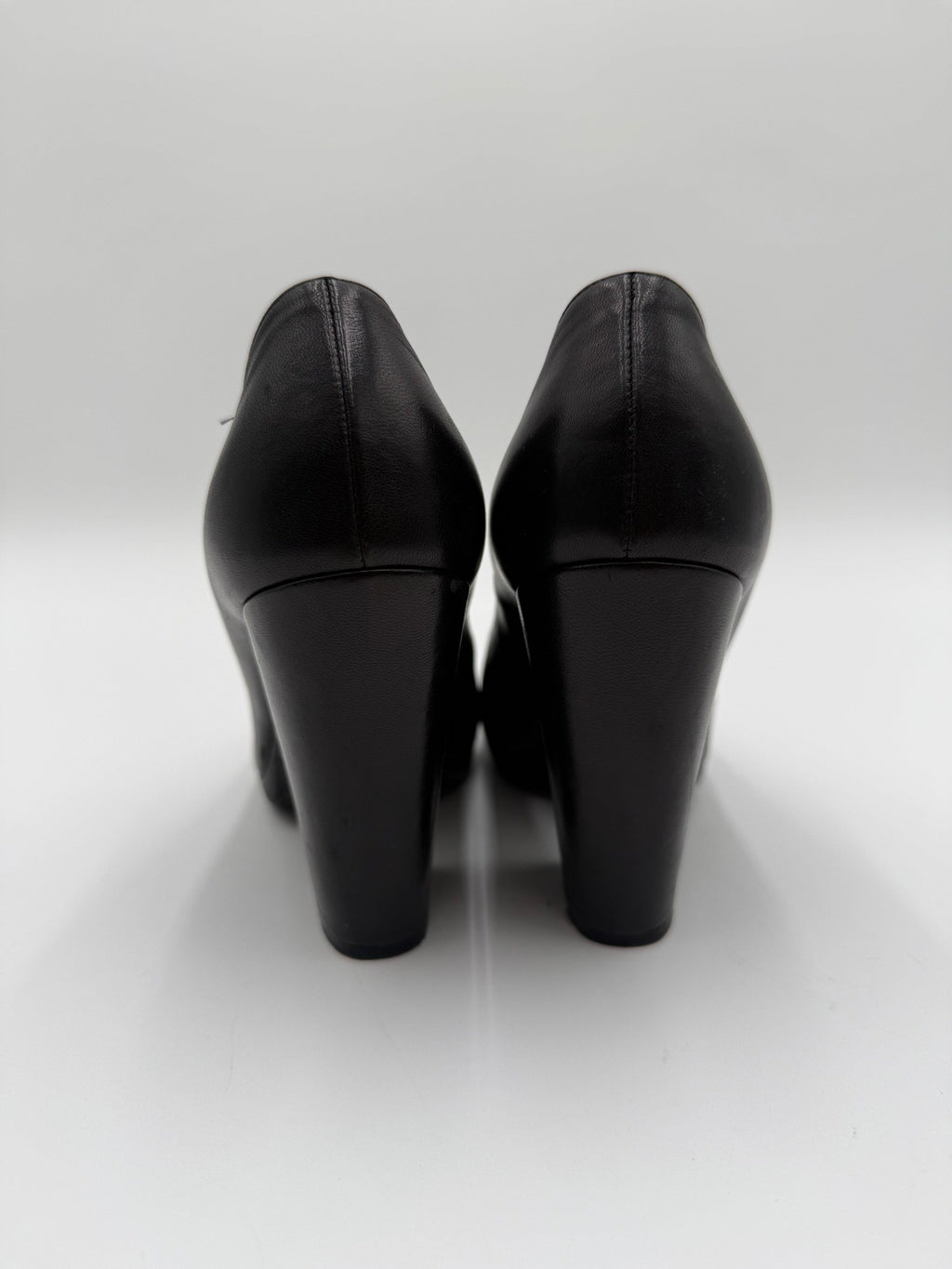 Chanel Décollété Cap-Toe in Pelle e Vernice Nera - Mercatino di Ninni
