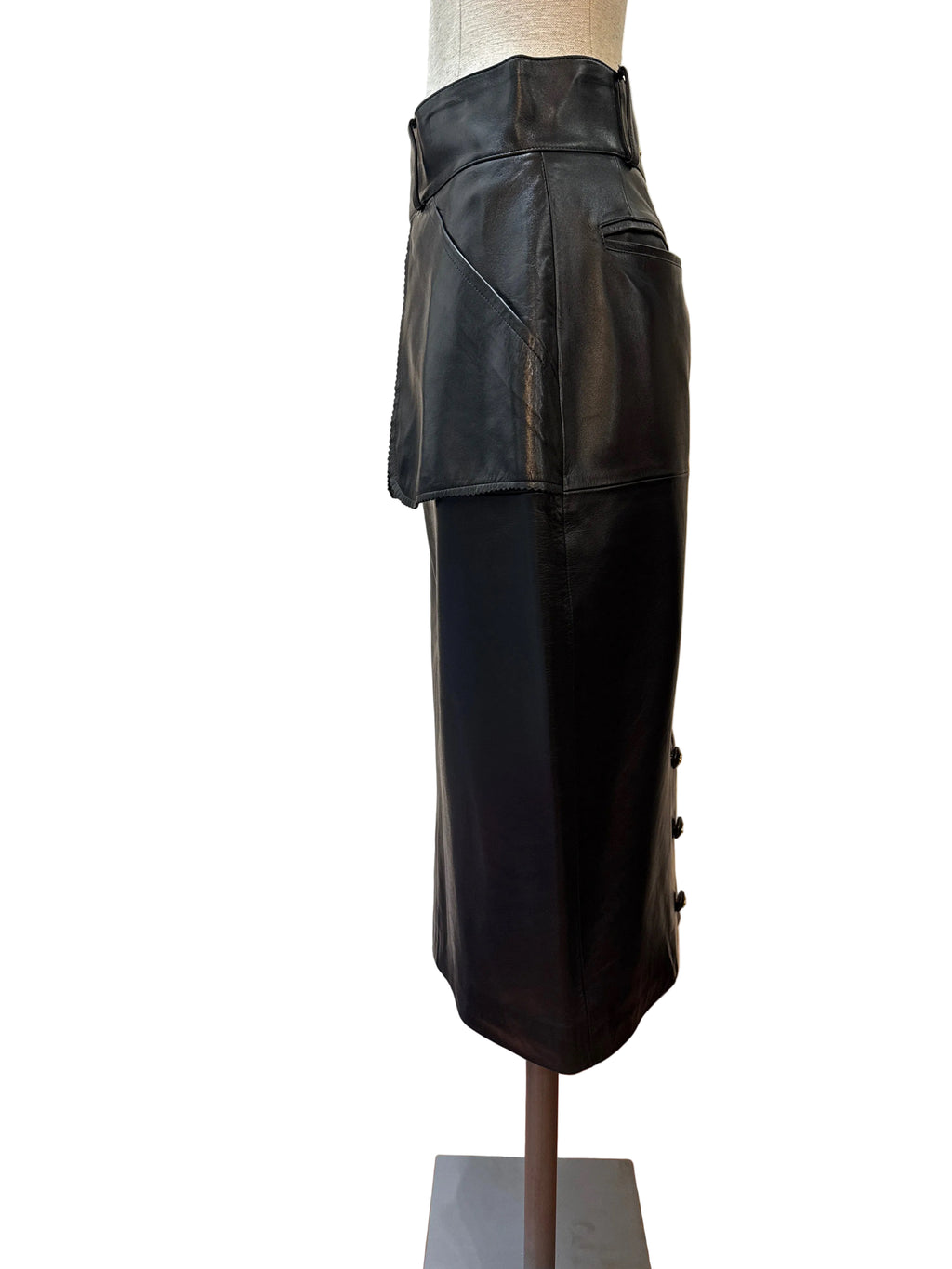 Chanel Gonna Midi in Pelle di Agnello Nera Vintage - Mercatino di Ninni