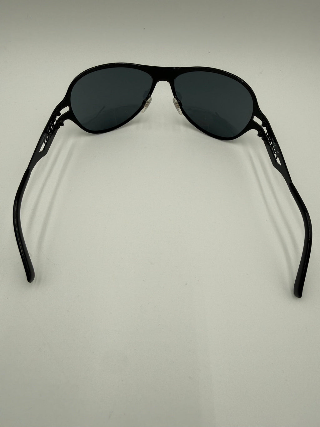 Chanel Occhiali da Sole Vintage Shield Logo Cut-out Neri - Mercatino di Ninni