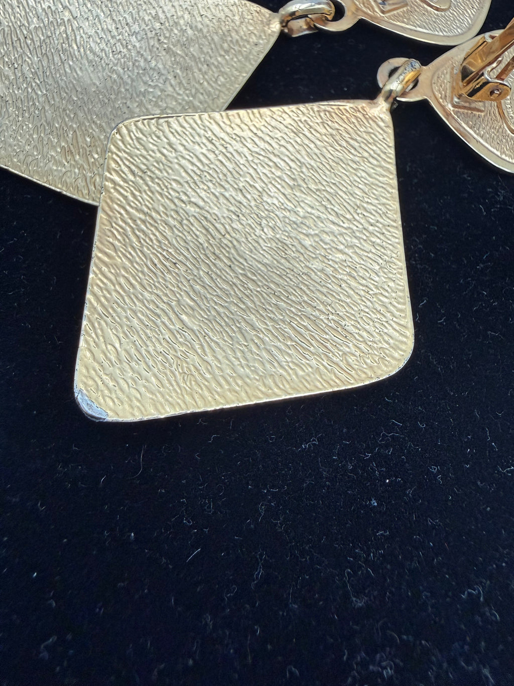 Chanel Orecchini Vintage a Rombo con Logo CC Placcati Oro - Mercatino di Ninni