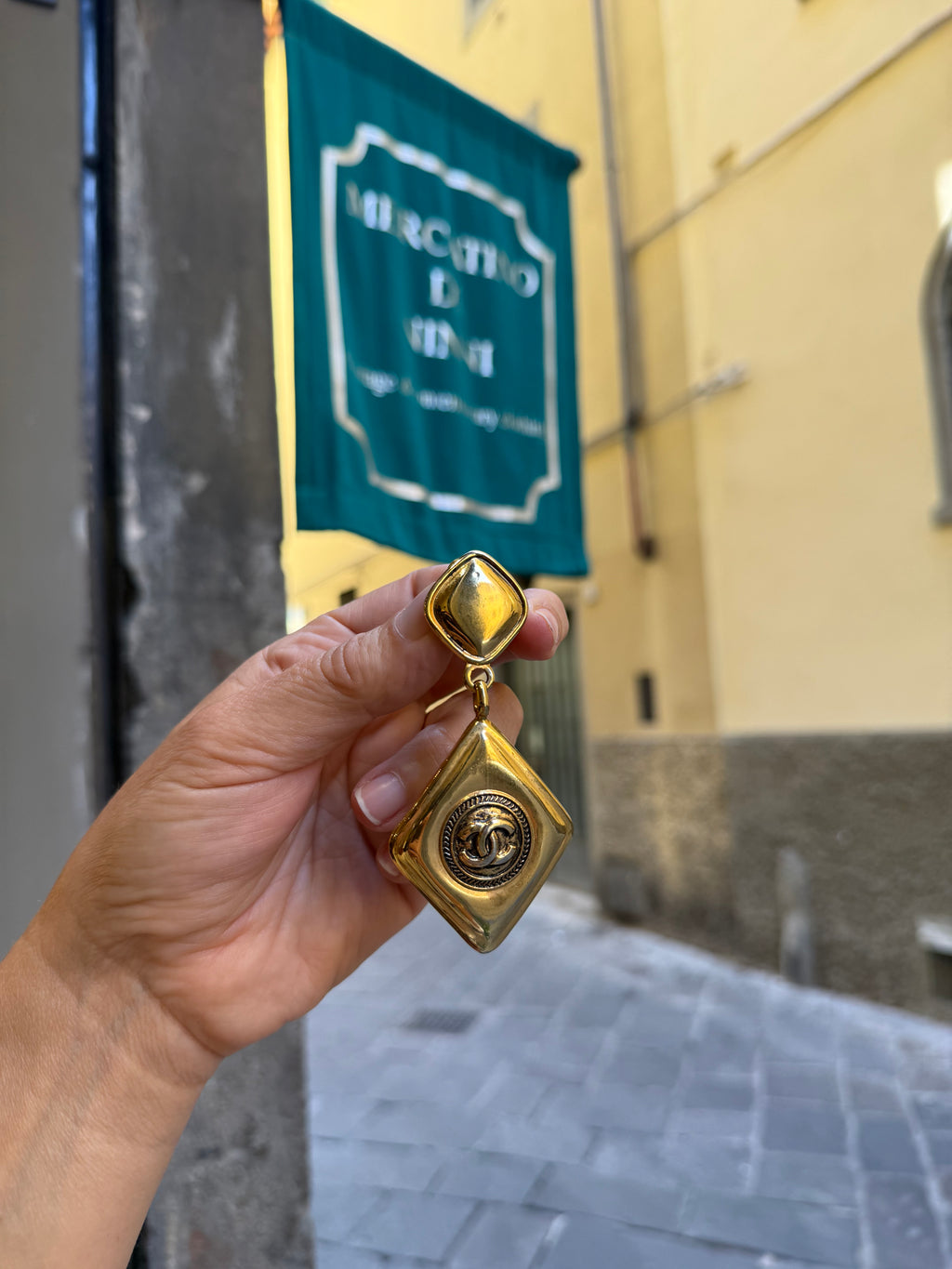 Chanel Orecchini Vintage a Rombo con Logo CC Placcati Oro - Mercatino di Ninni