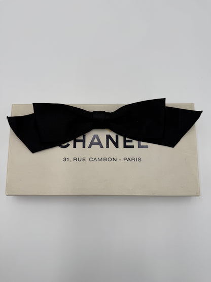 Chanel Spilla Vintage Fiocco Nero in raso di Seta