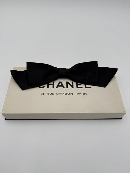 Chanel Spilla Vintage Fiocco Nero in raso di Seta