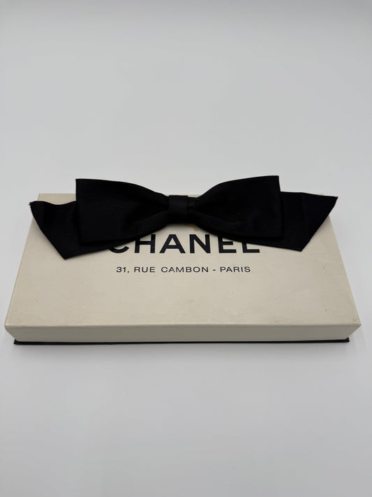 Chanel Spilla Vintage Fiocco Nero in raso di Seta