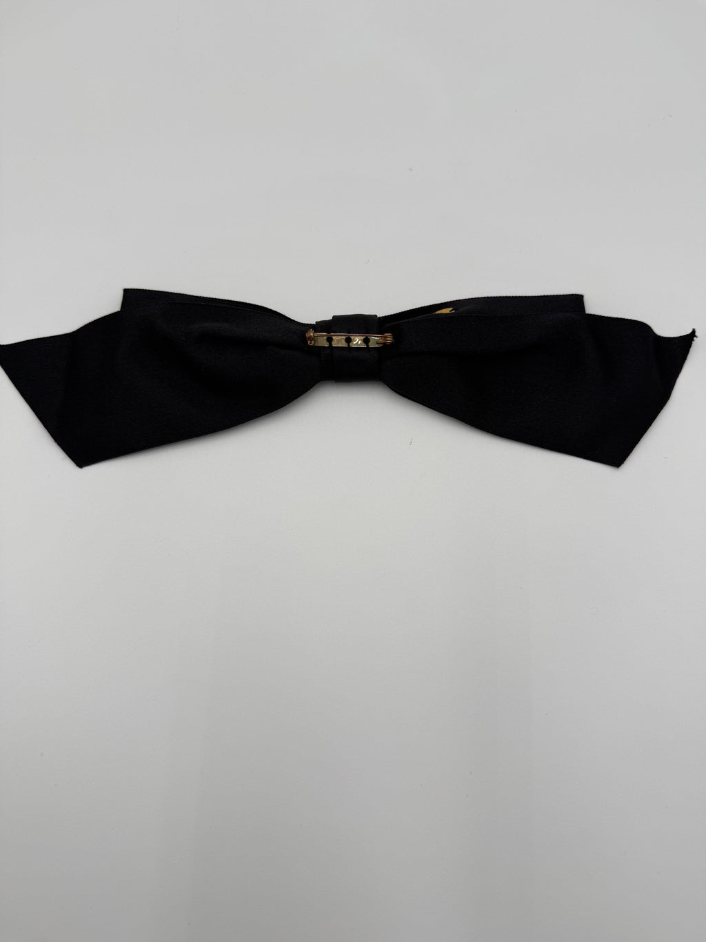 Chanel Spilla Vintage Fiocco Nero in raso di Seta - Mercatino di Ninni