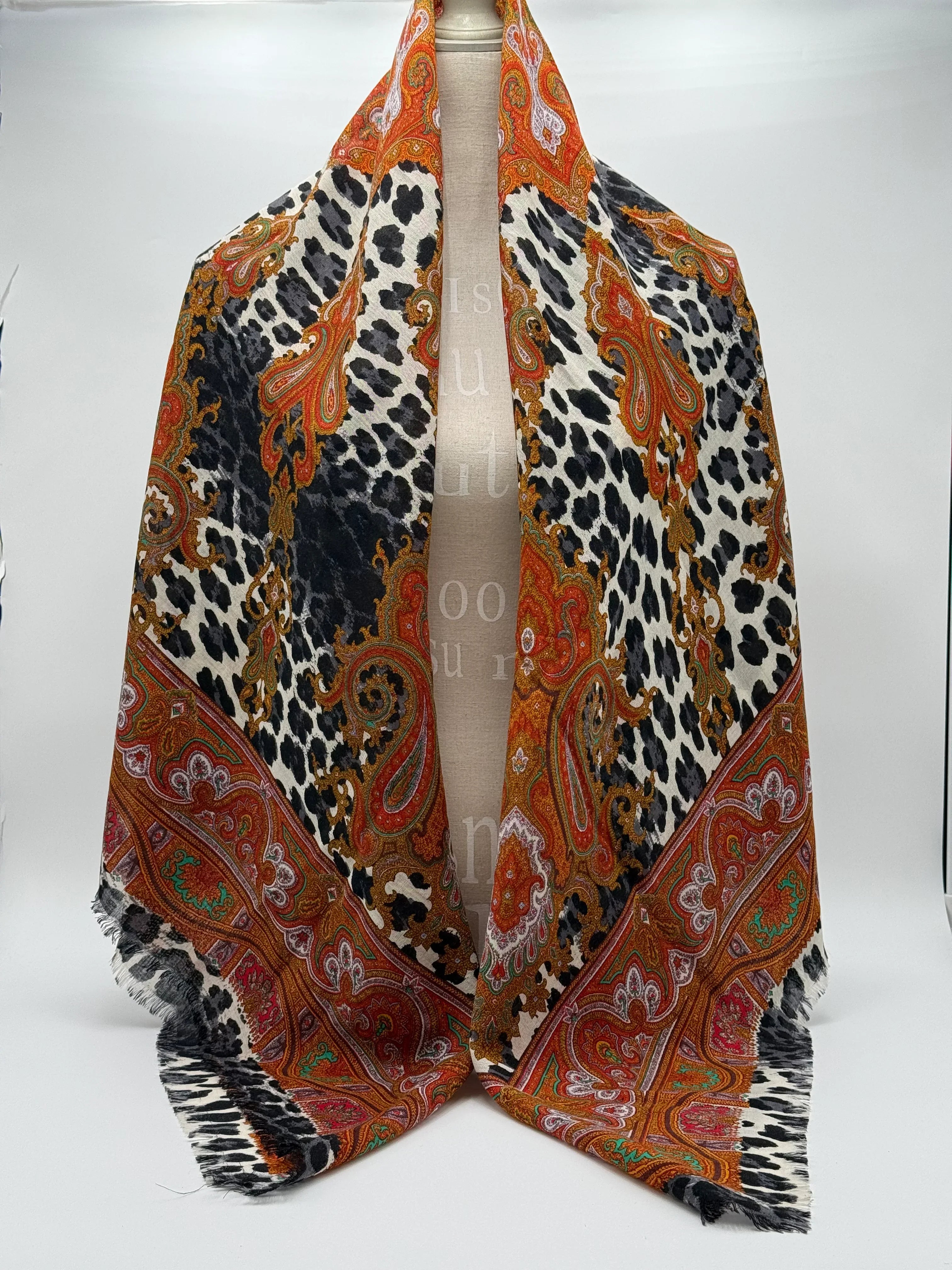 Christian Dior Scialle Vintage Leopard 136 Lana e Seta - Mercatino di Ninni