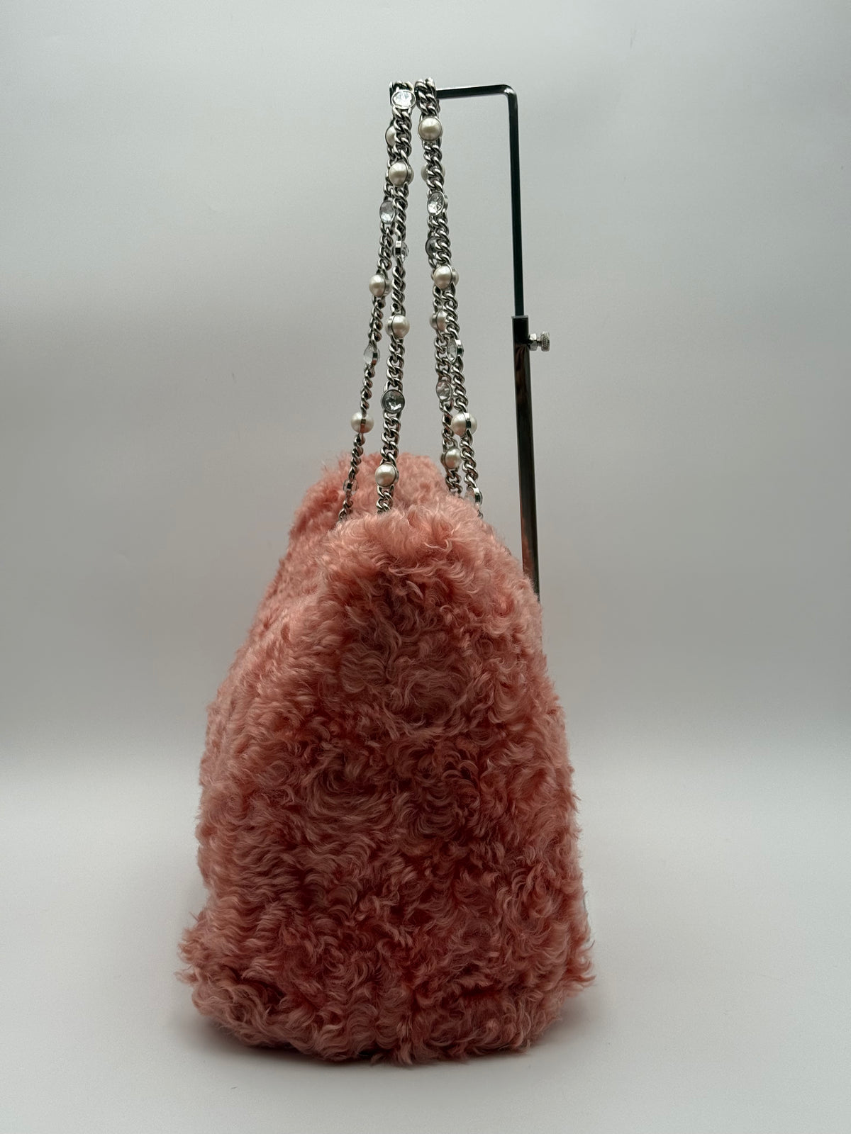 Miu Miu - Borsa Tote Eco Shearling Rosa  Corallo con Dettaglio Gioiello