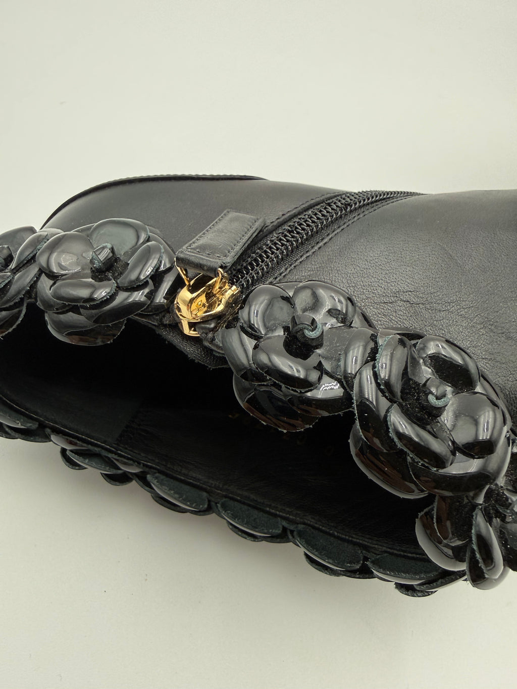Chanel Stivaletto Camelia in Vernice Nero