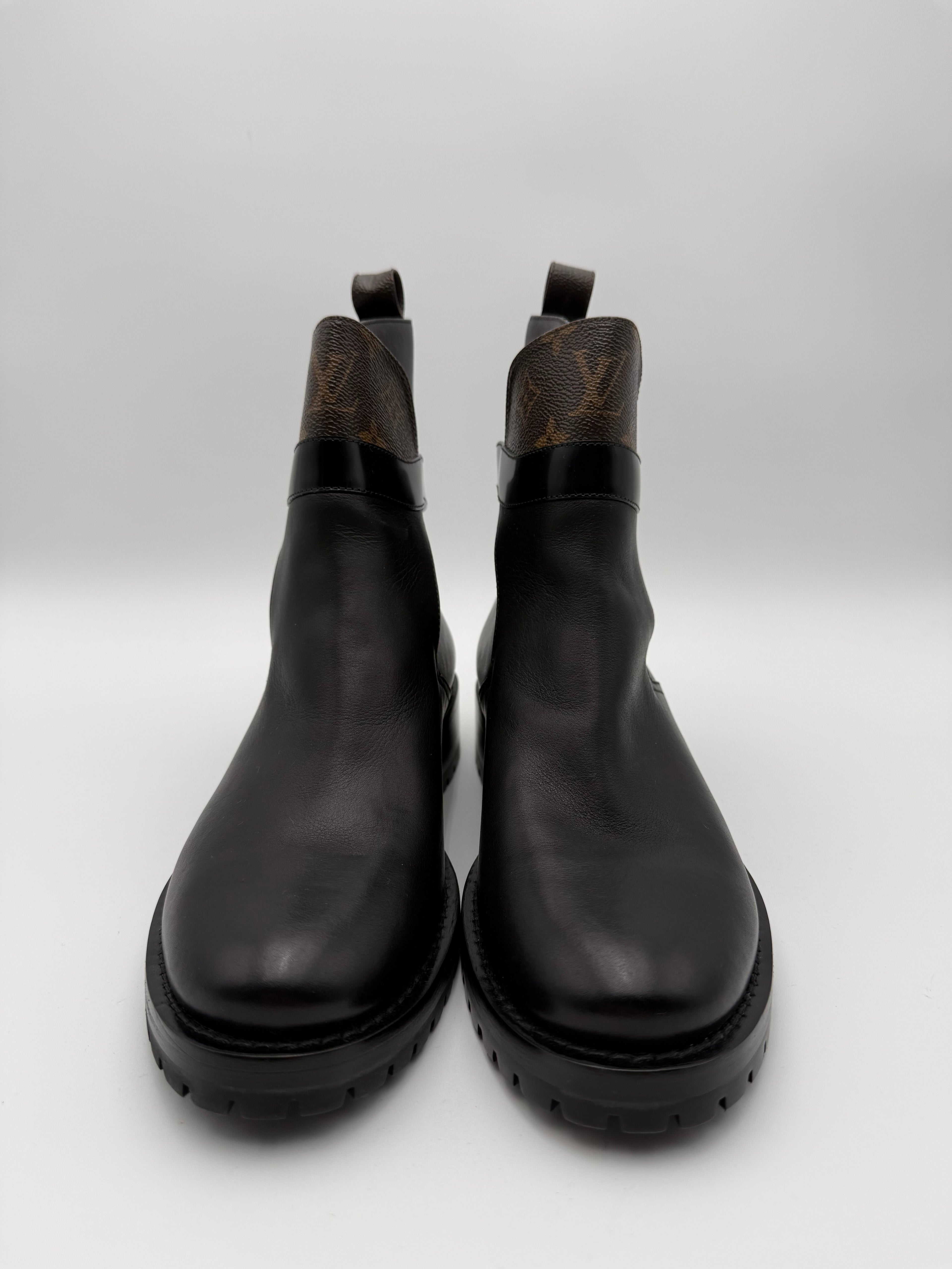Louis Vuitton Discovery Flat Ankle Boots