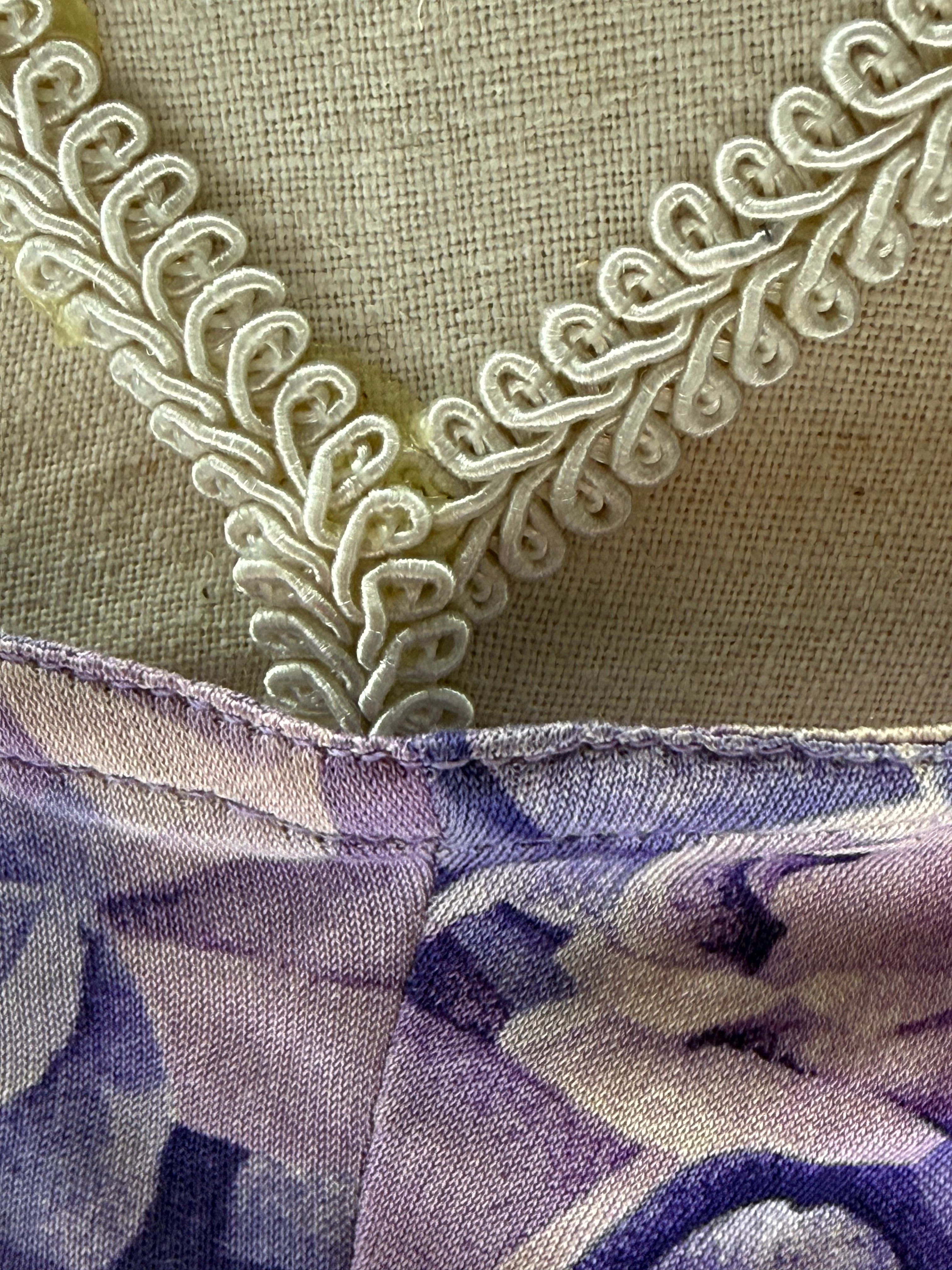 Versace Maglia Vintage in Viscosa Stampa Rose Viola