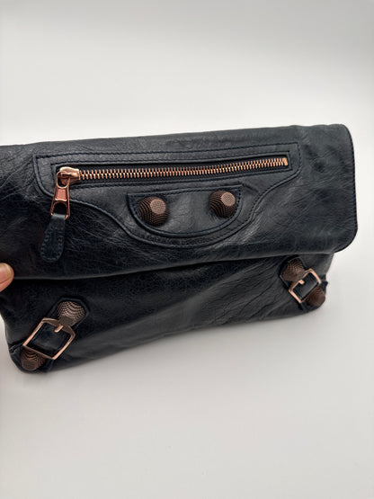 Balenciaga Pochette Giant Envelope in pelle di Agnello Blu