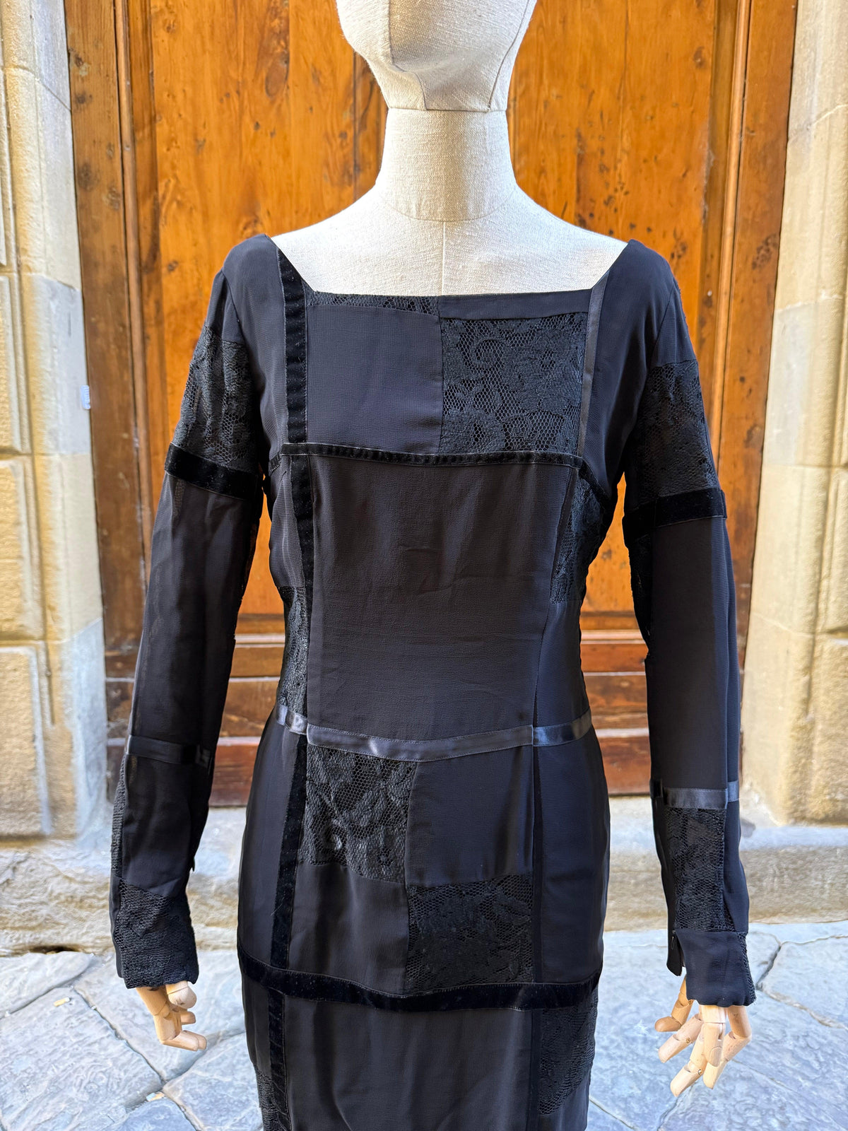 Dolce e Gabbana Abito Midi Deco Vintage con Frange Nero - Mercatino di Ninni