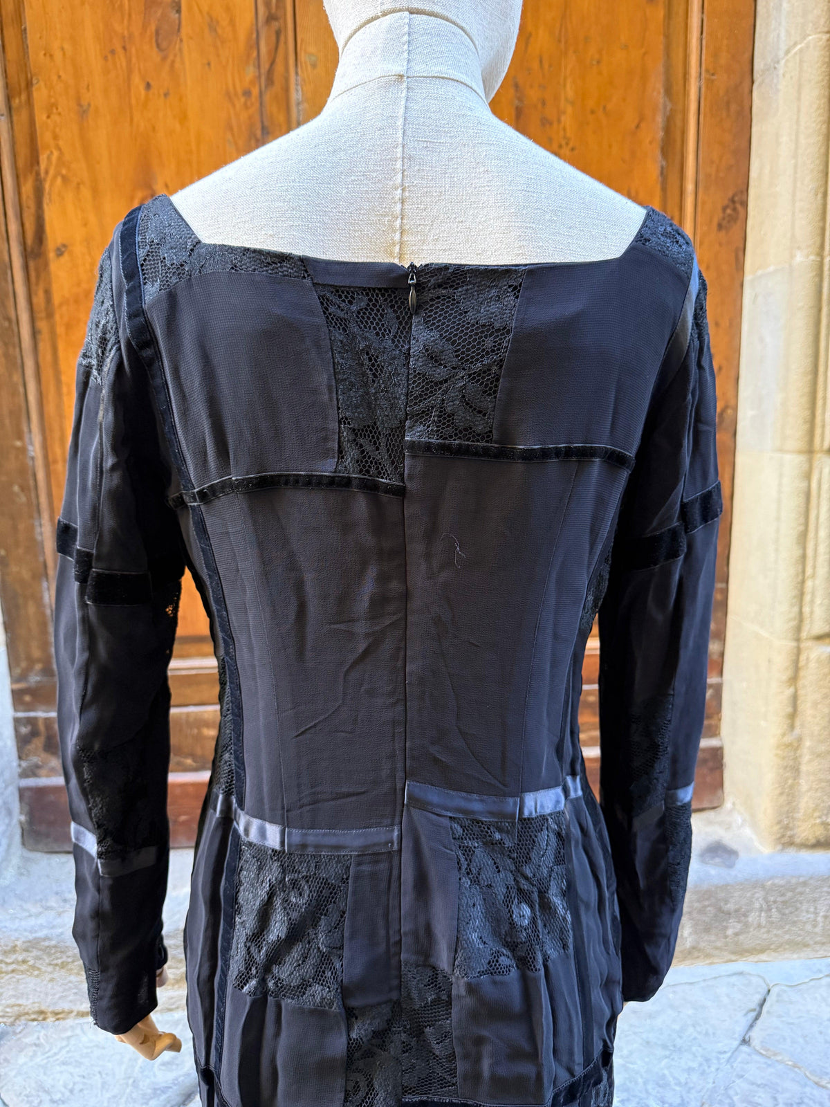 Dolce e Gabbana Abito Midi Deco Vintage con Frange Nero - Mercatino di Ninni