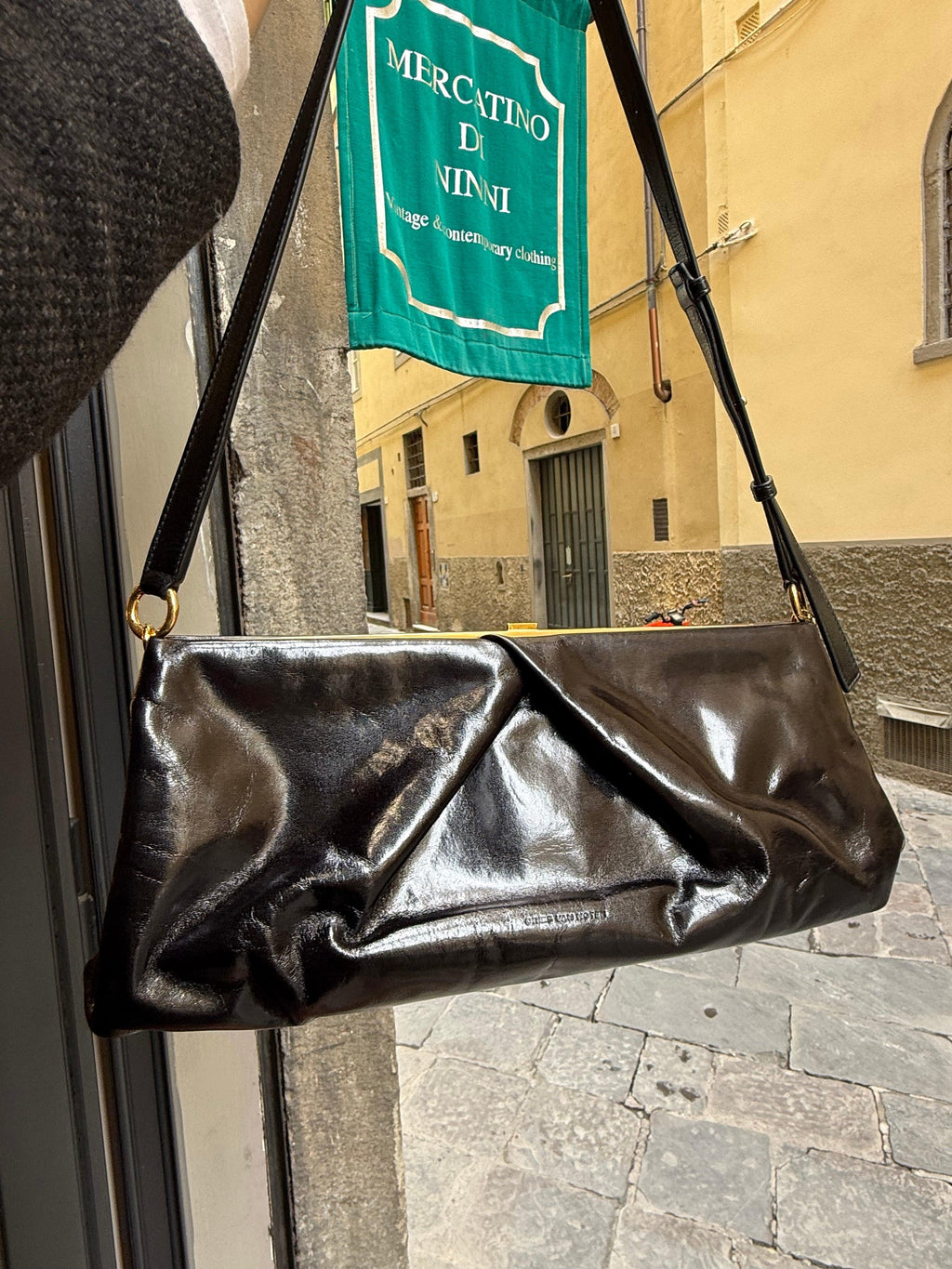 Dries Van Noten Borsa a Tracolla in Pelle Lucida Nera - Mercatino di Ninni