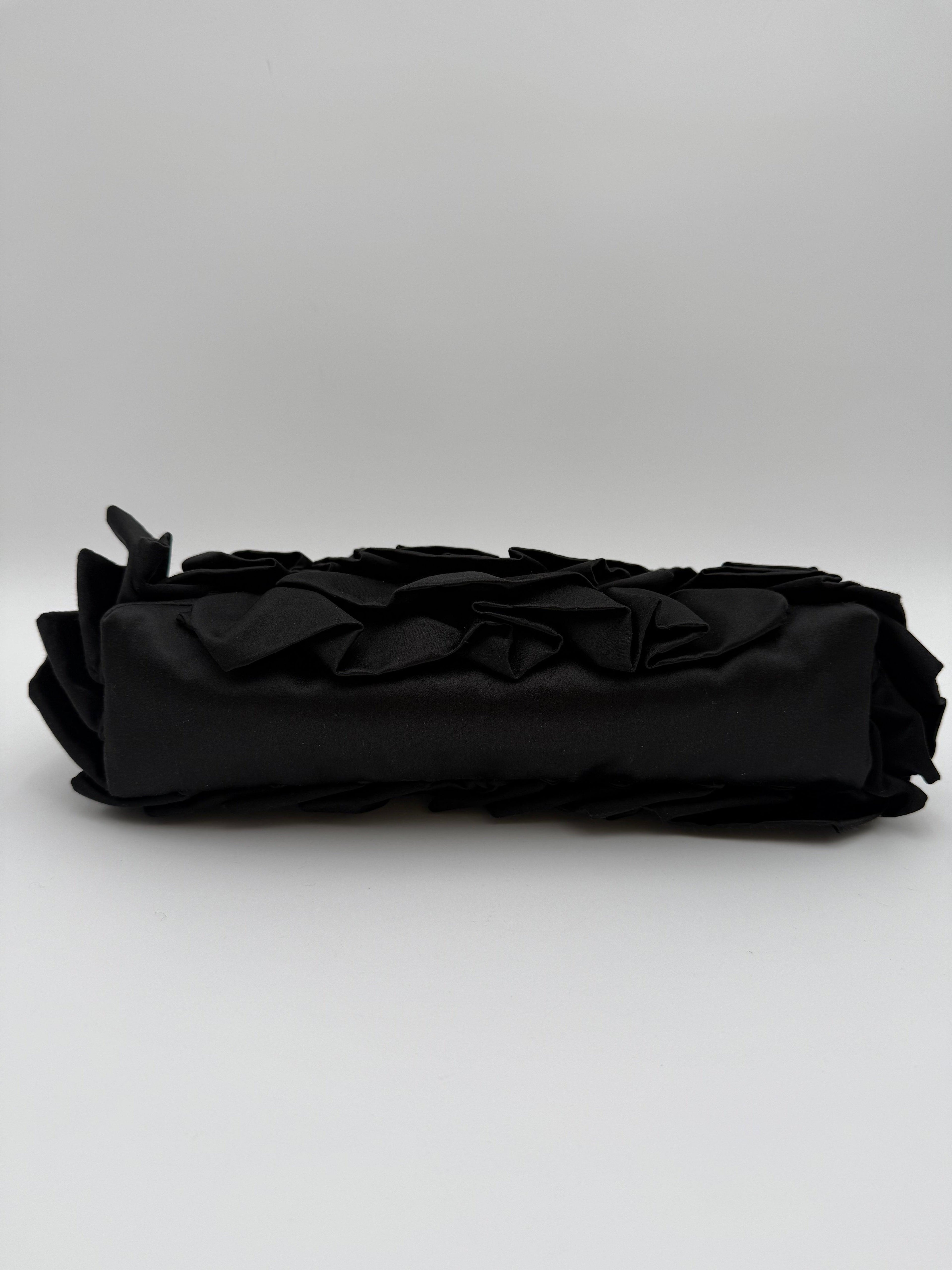 Dries Van Noten Pochette in Tessuto Tecnico Plissettato Nero - Mercatino di Ninni