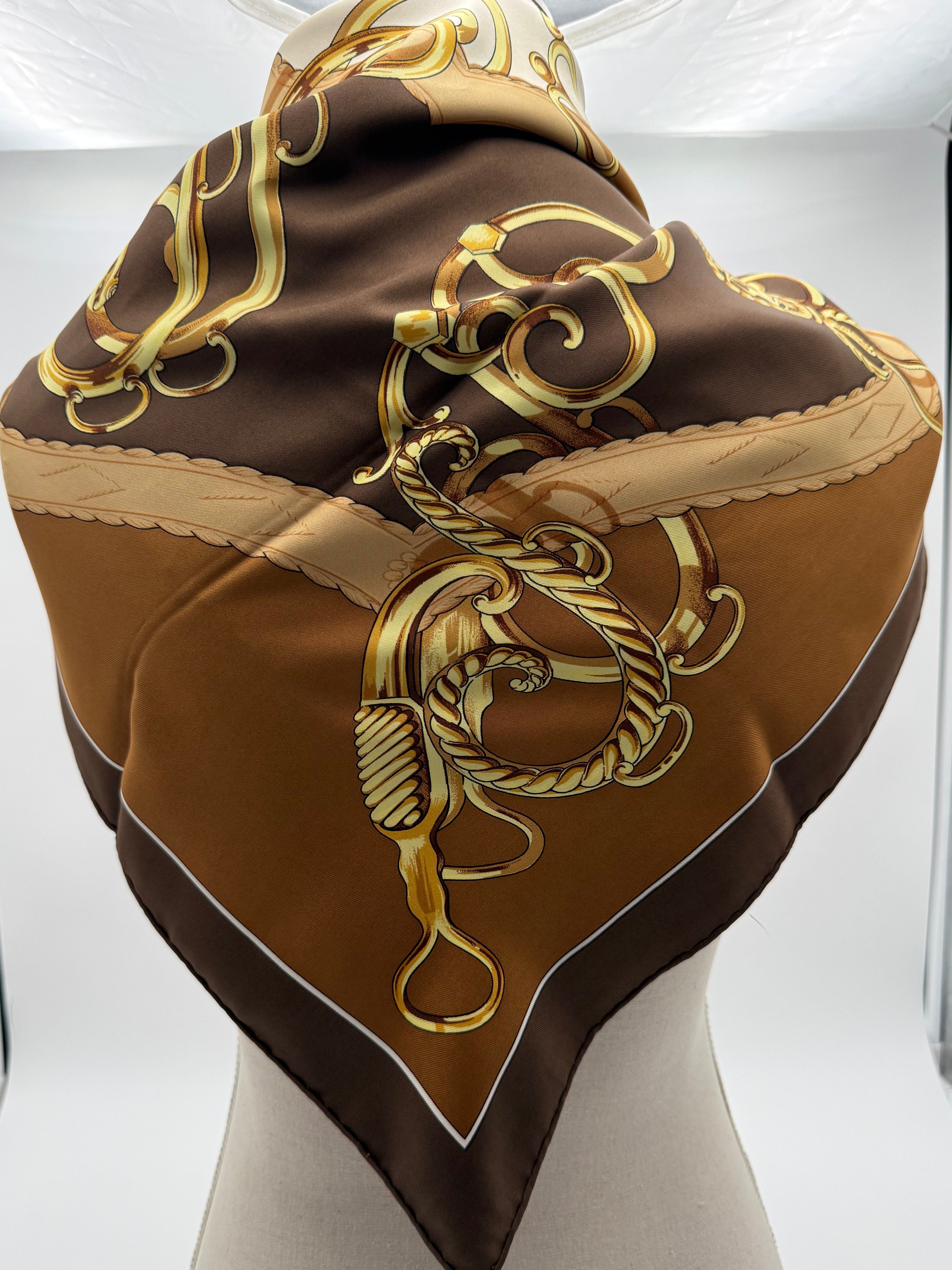 Hermès Foulard Carrè "Mors à Jouets" Seta Marrone - Mercatino di Ninni