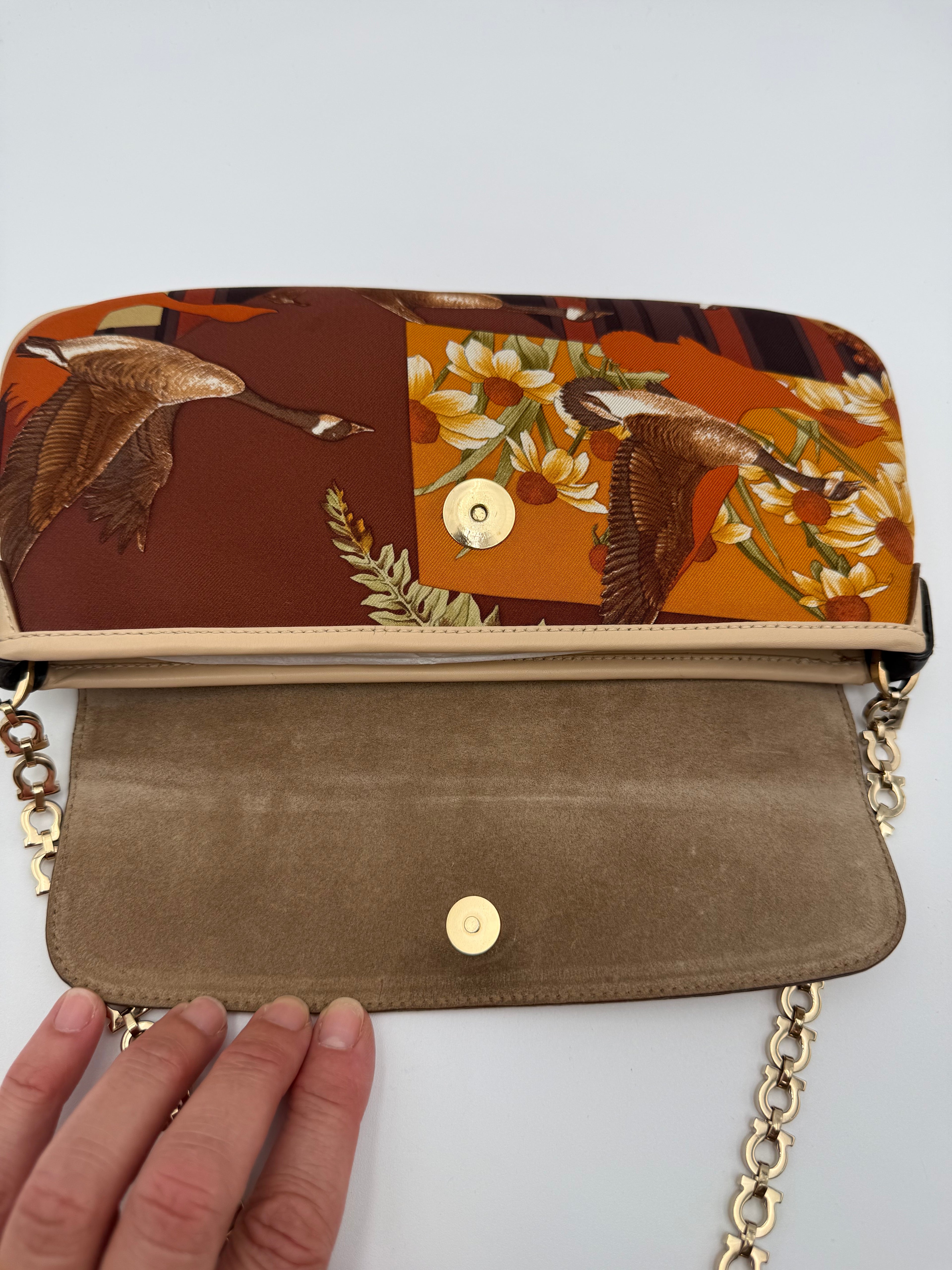 Salvatore Ferragamo borsa a spalla in seta con Stampa Fluviale e dettagli in pelle Vintage