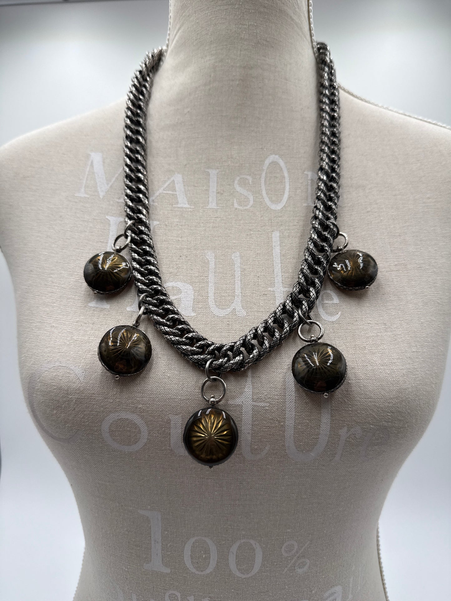 Bottega Veneta Collana intrecciato in Argento Ossidato con Medaglioni