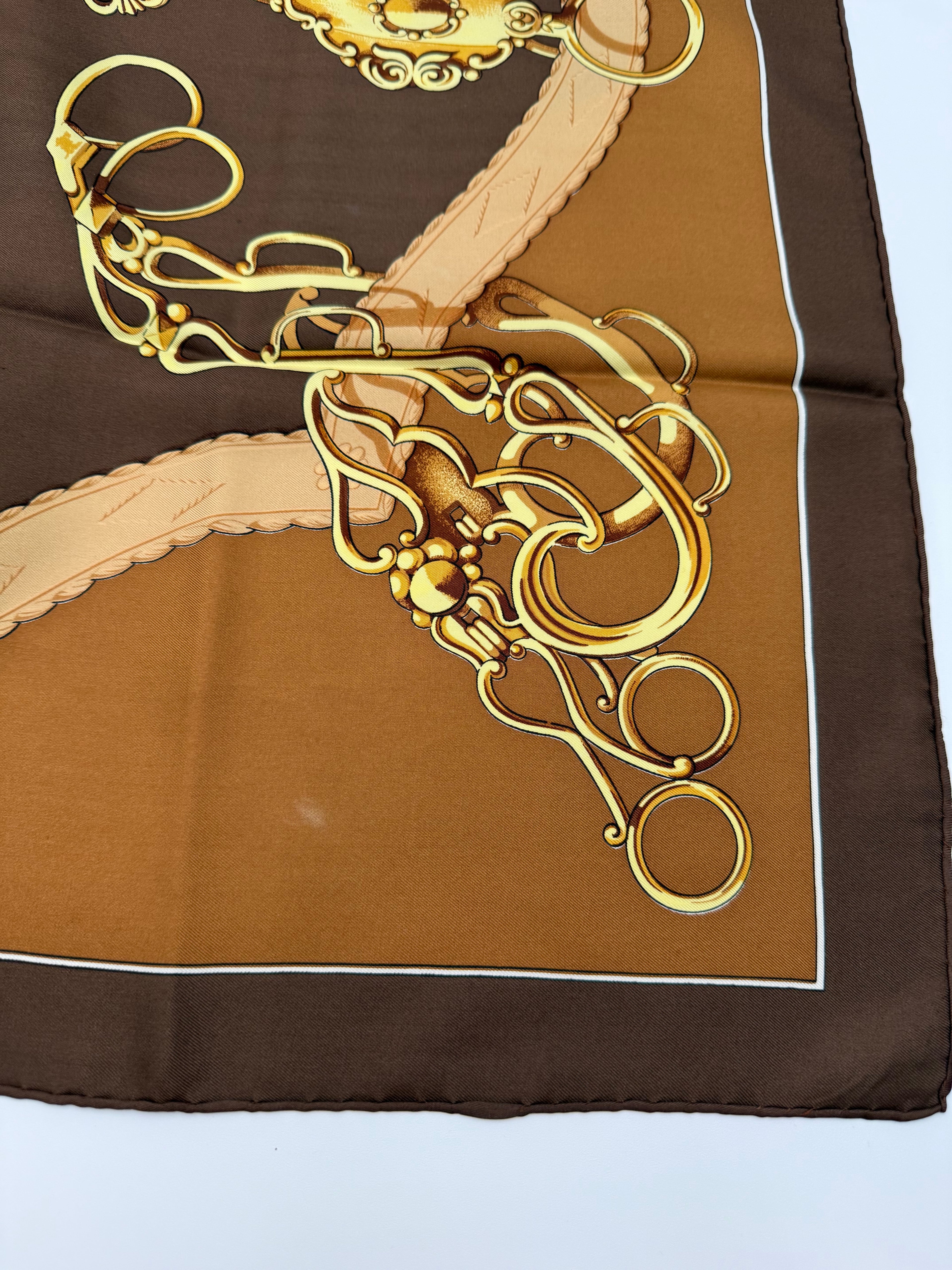 Hermès Foulard Carrè "Mors à Jouets" Seta Marrone - Mercatino di Ninni