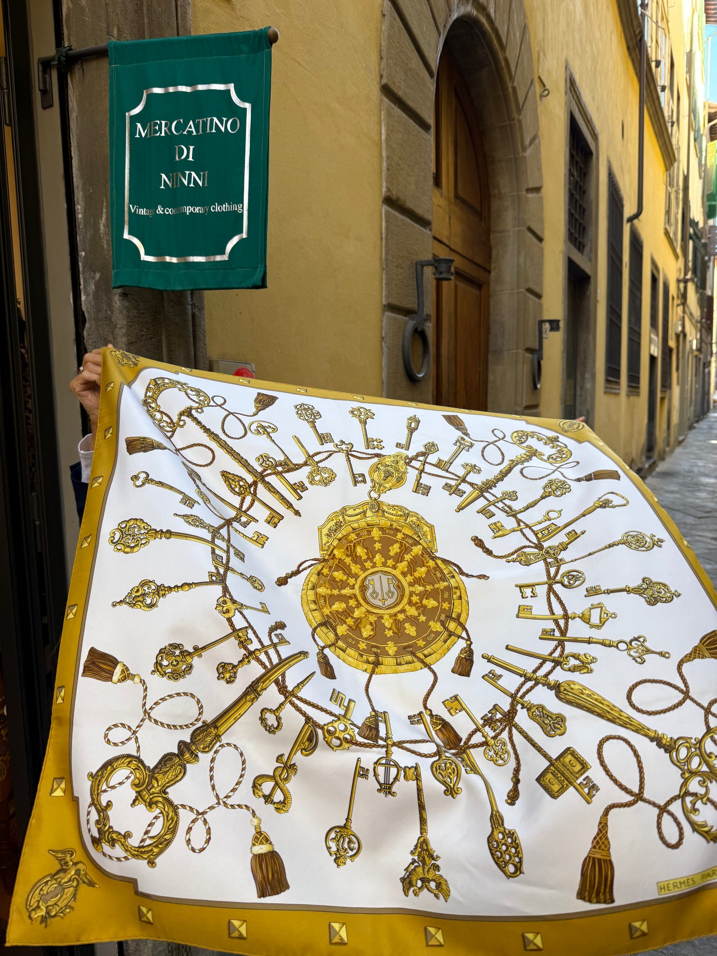 Hermès Foulard Seta Vintage Carrè “Les Cles” Oro