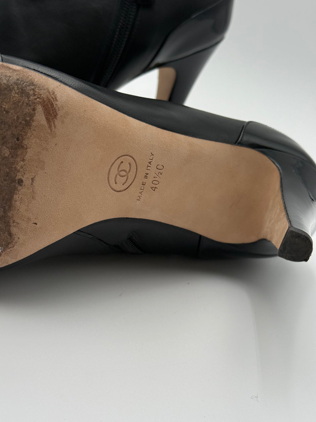Chanel Stivaletto Camelia in Vernice Nero