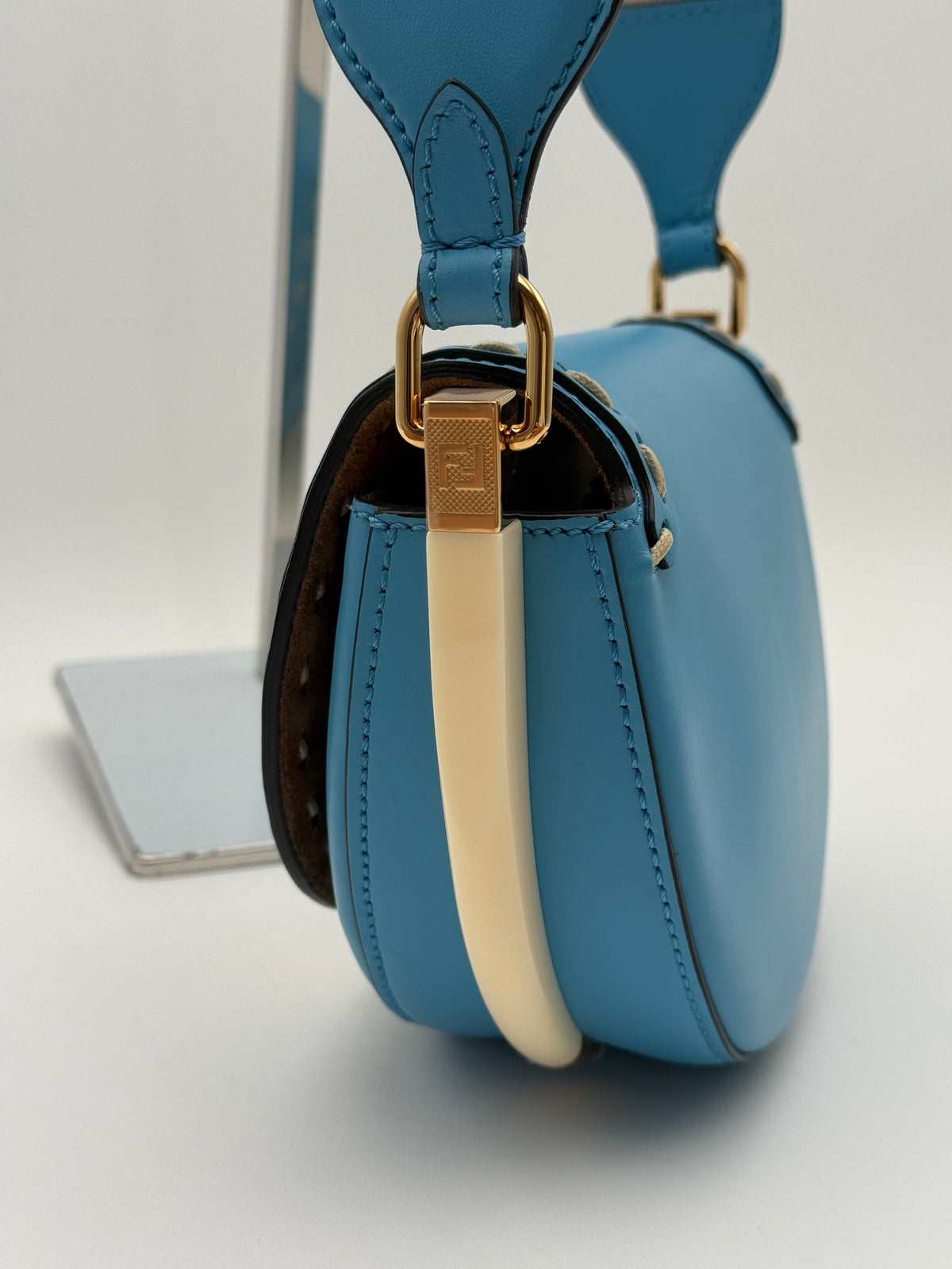 Fendi Borsa Moonlight in Pelle di Vitello con Inserti di Avorio Blu Avio - Mercatino di Ninni