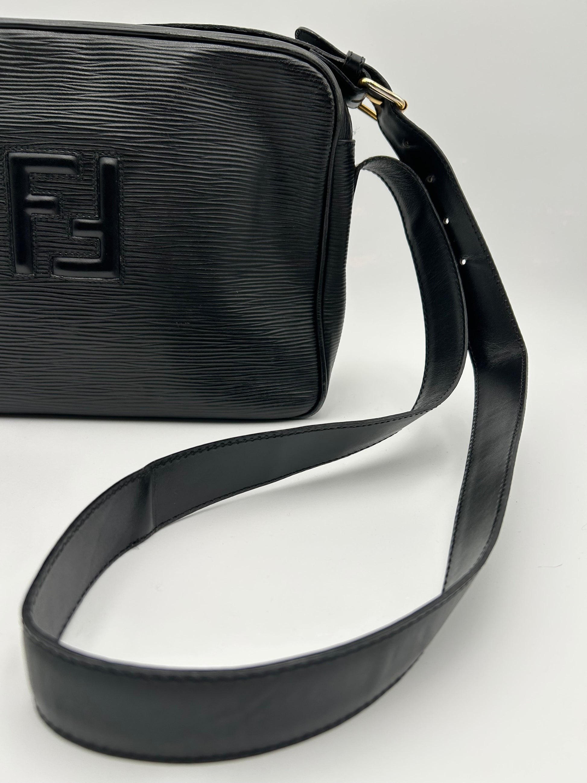 Fendi Borsa a Tracolla Epi in Pelle Nera Fendi