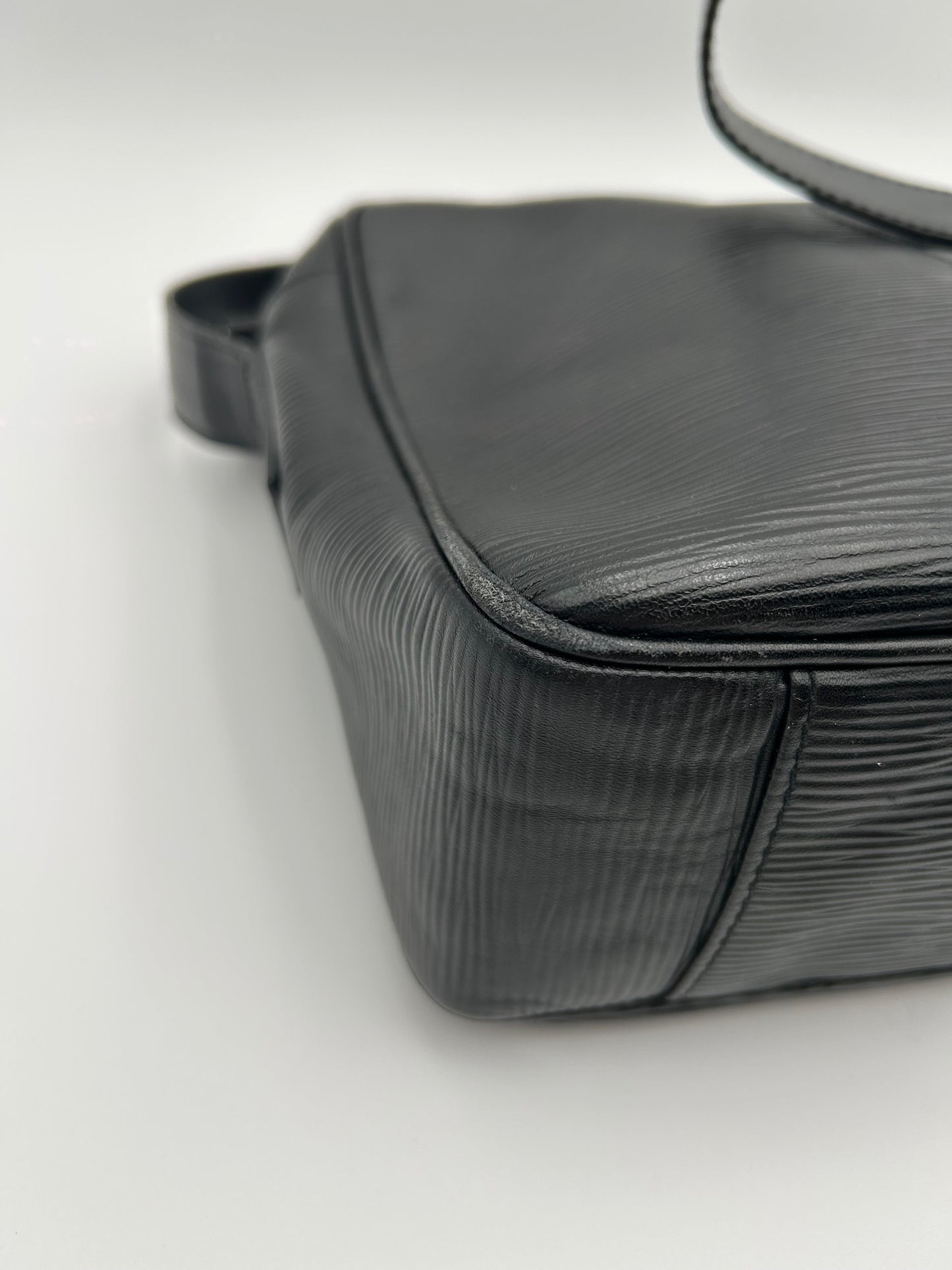 Fendi Borsa a Tracolla Epi in Pelle Nera Fendi