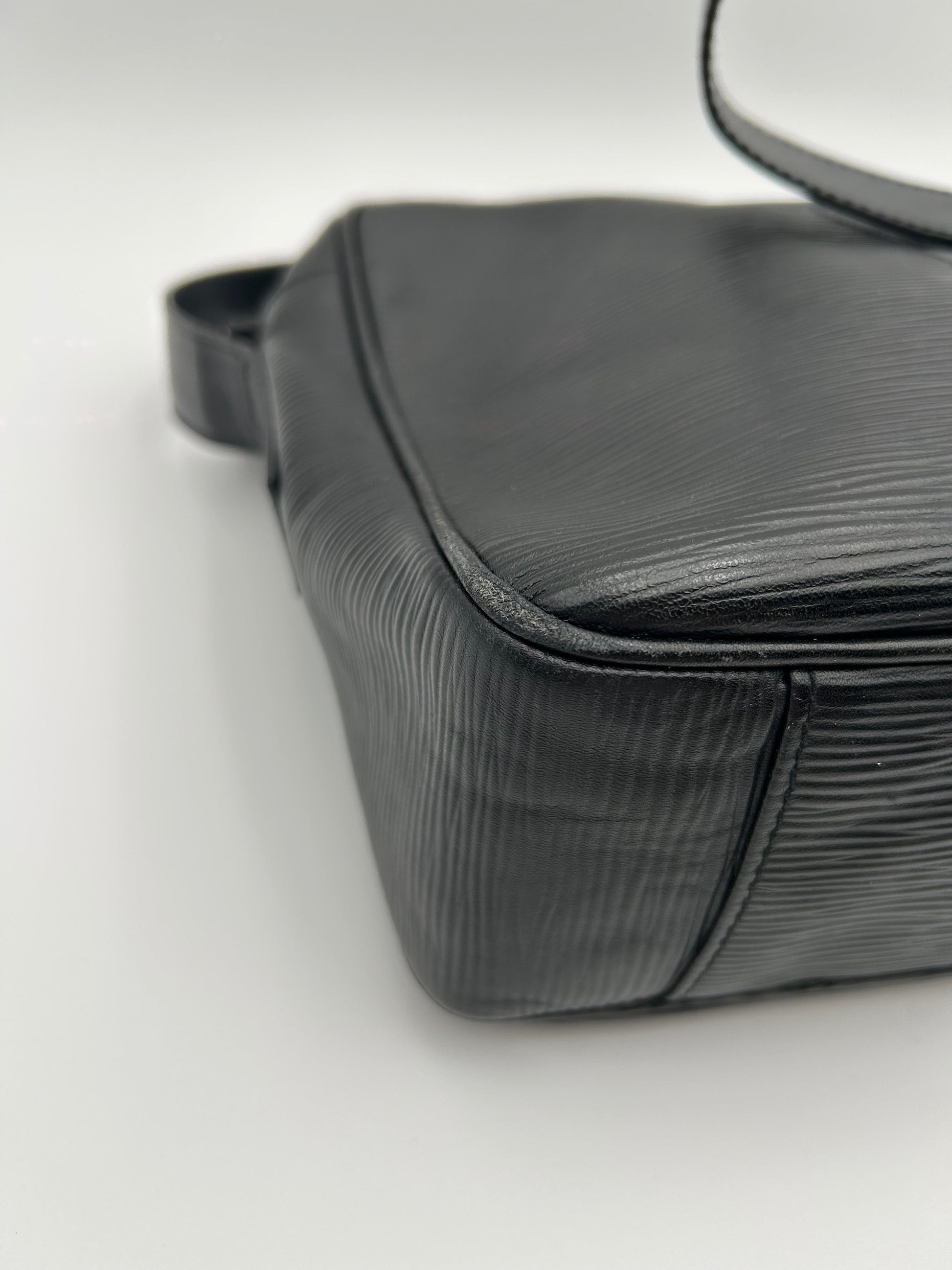 Fendi Borsa a Tracolla Epi in Pelle Nera Fendi