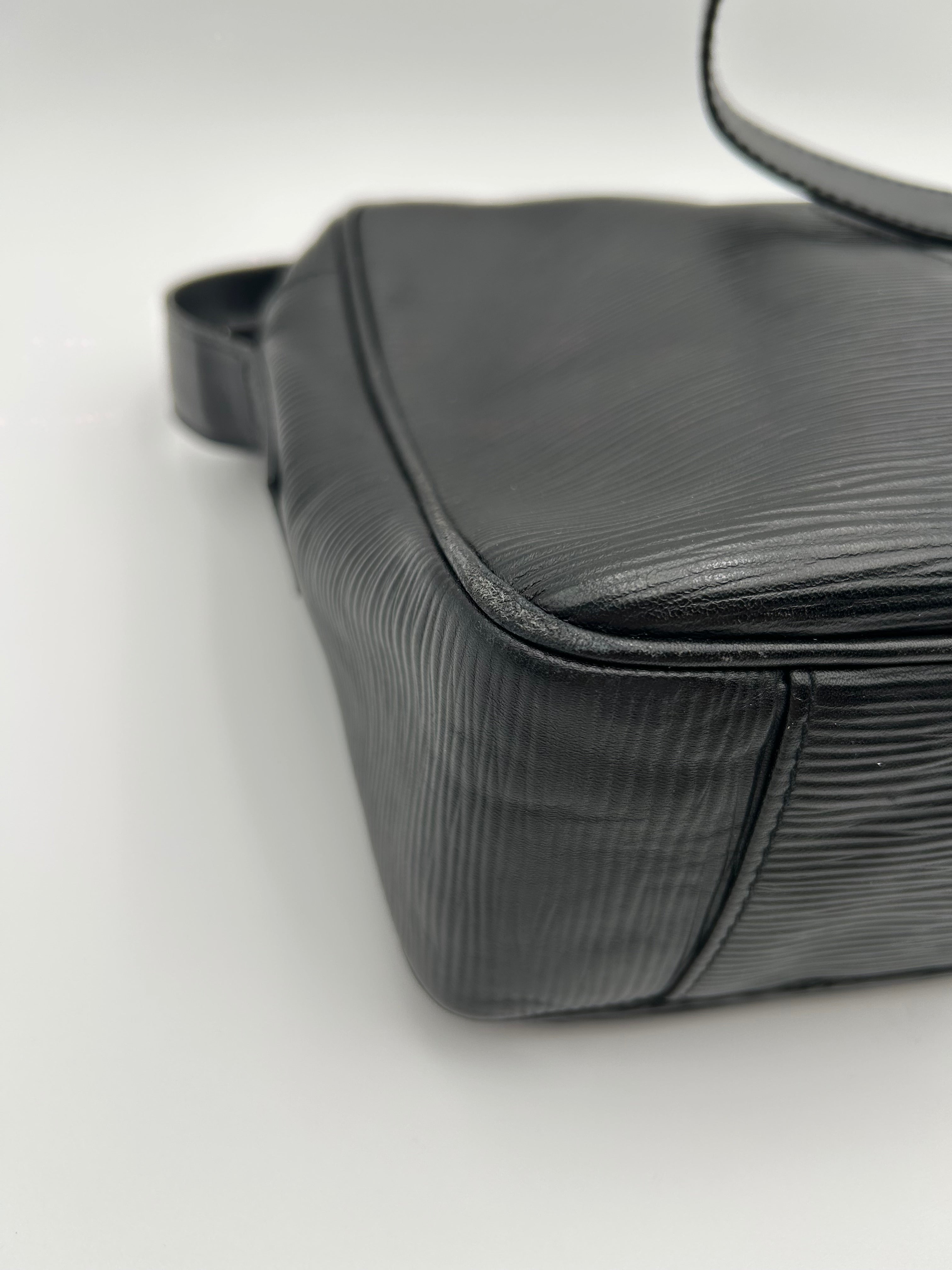 Fendi Borsa a Tracolla Epi in Pelle Nera Fendi