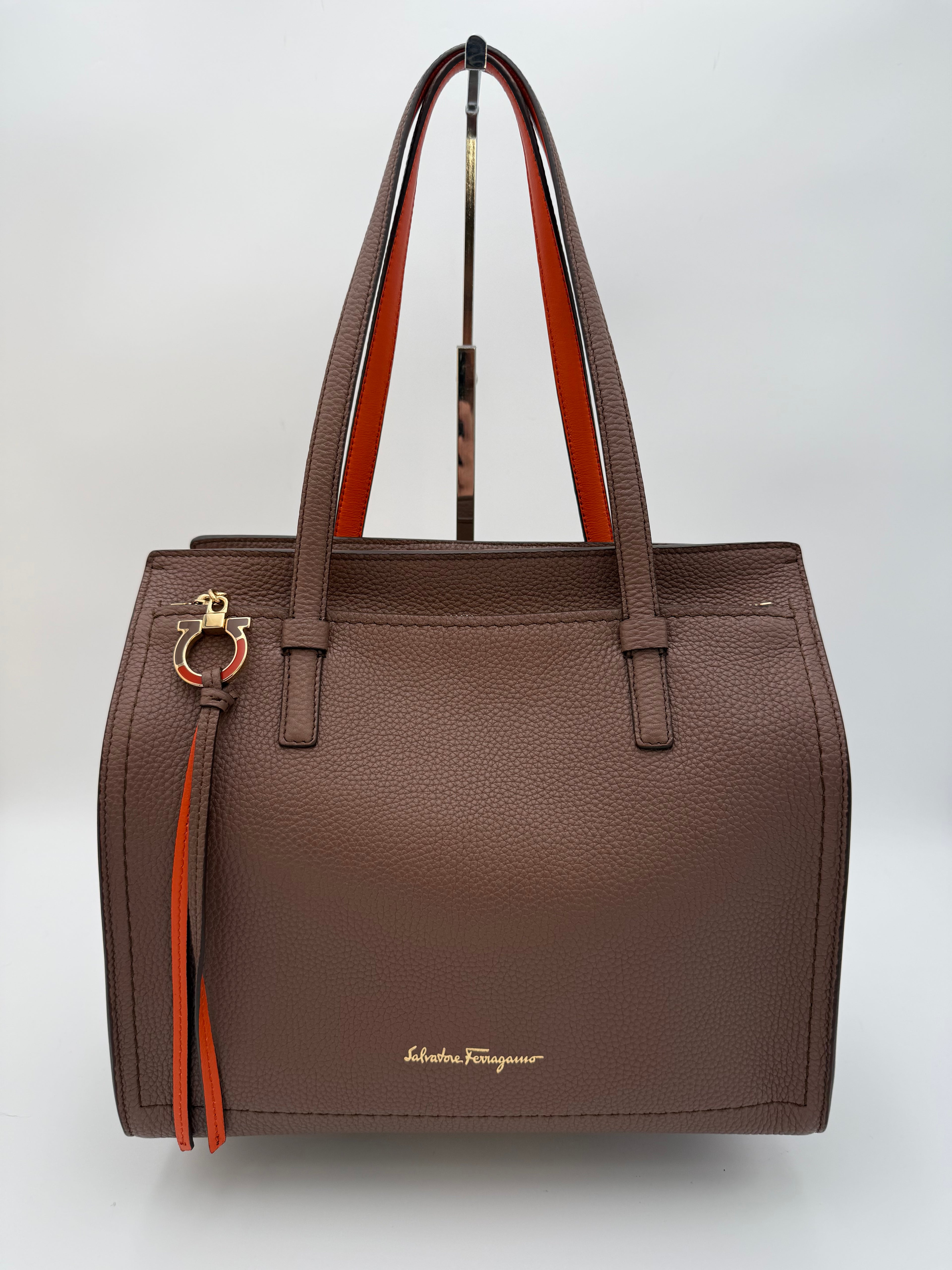 Ferragamo Borsa Amy Tote Media in Pelle Martellata Marrone - Mercatino di Ninni