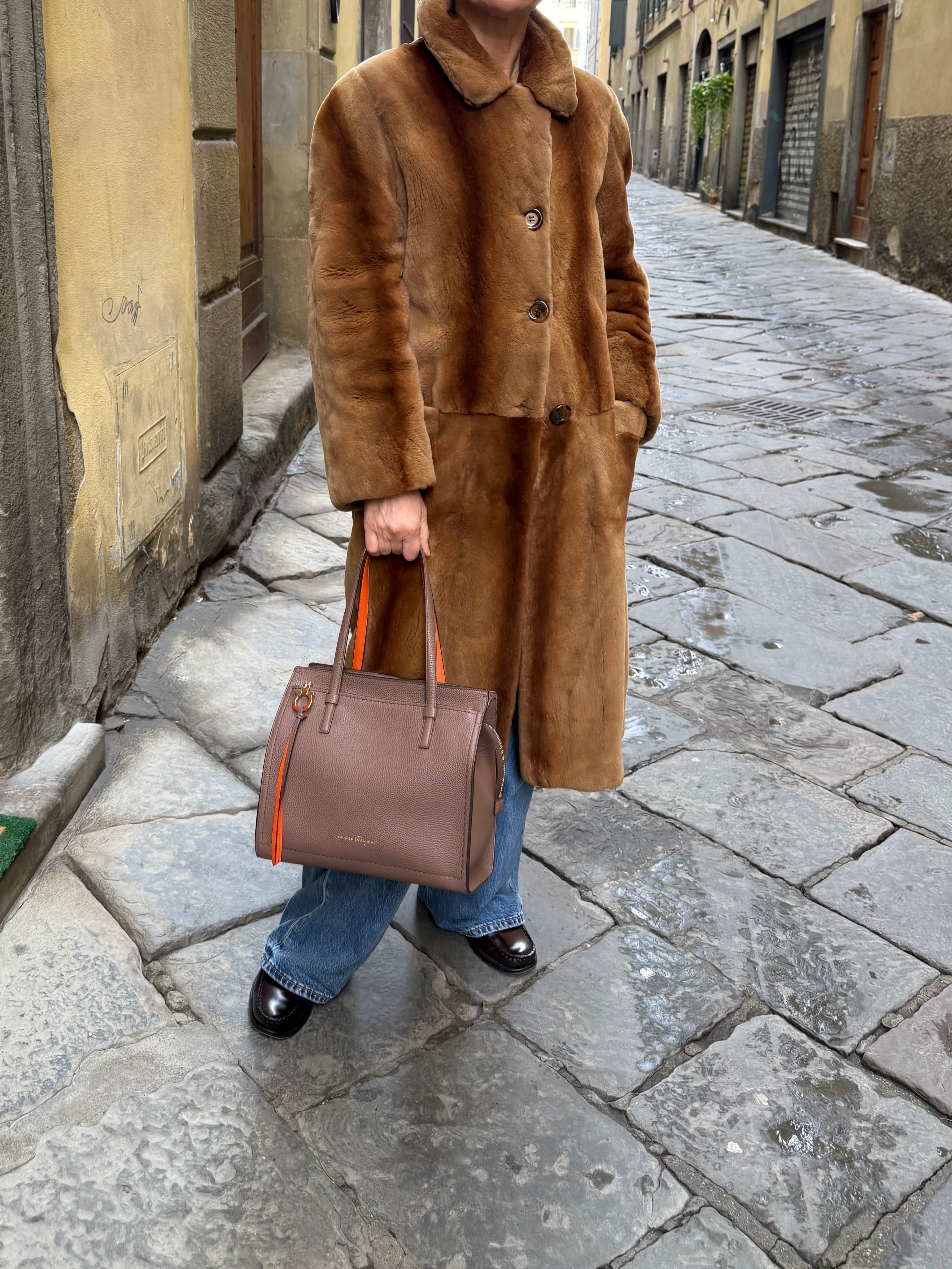 Ferragamo Borsa Amy Tote Media in Pelle Martellata Marrone - Mercatino di Ninni