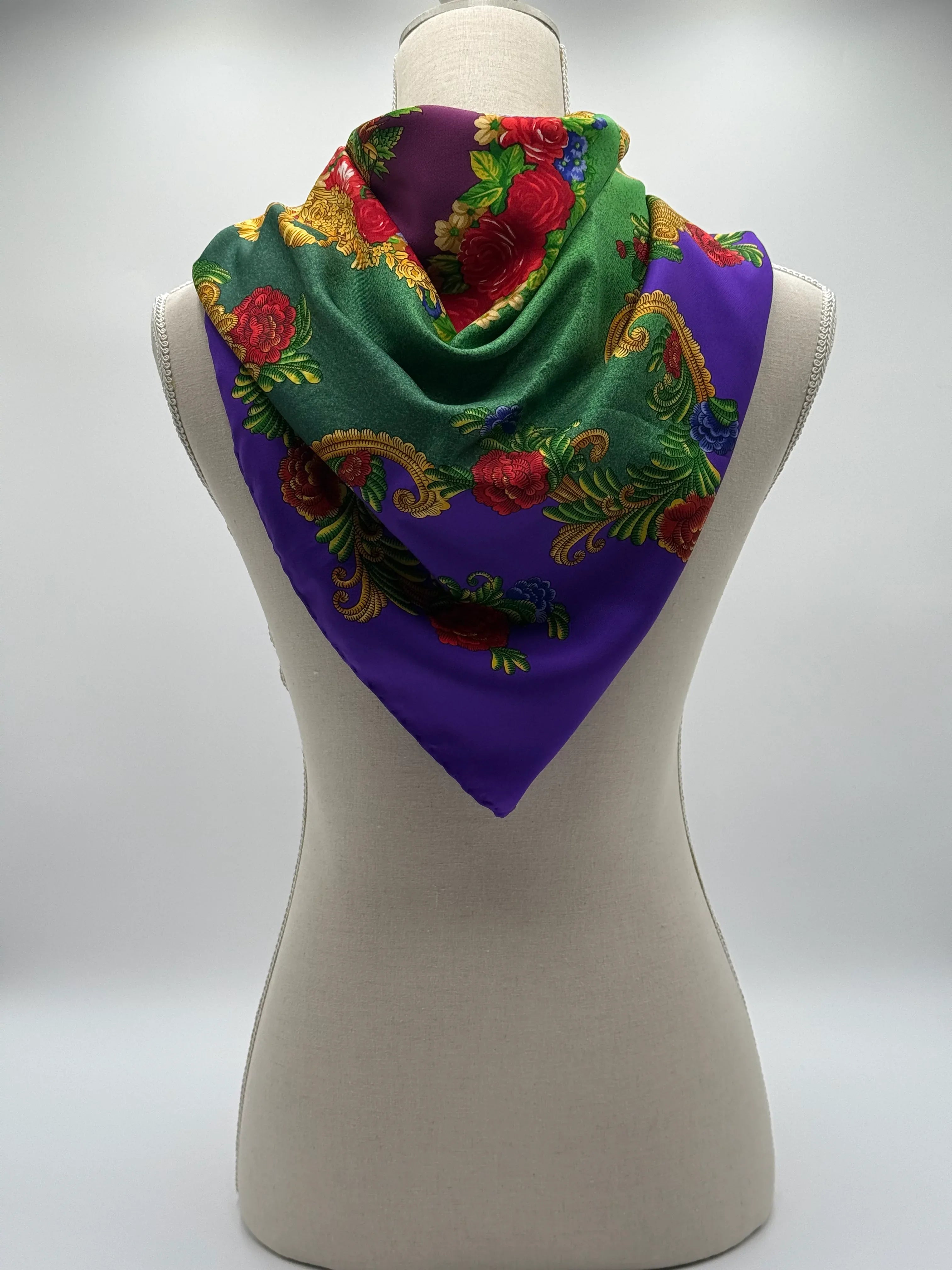Foulard Atelier Versace in Seta 1993 La Belle Jardinière Viola e Verde - Mercatino di Ninni