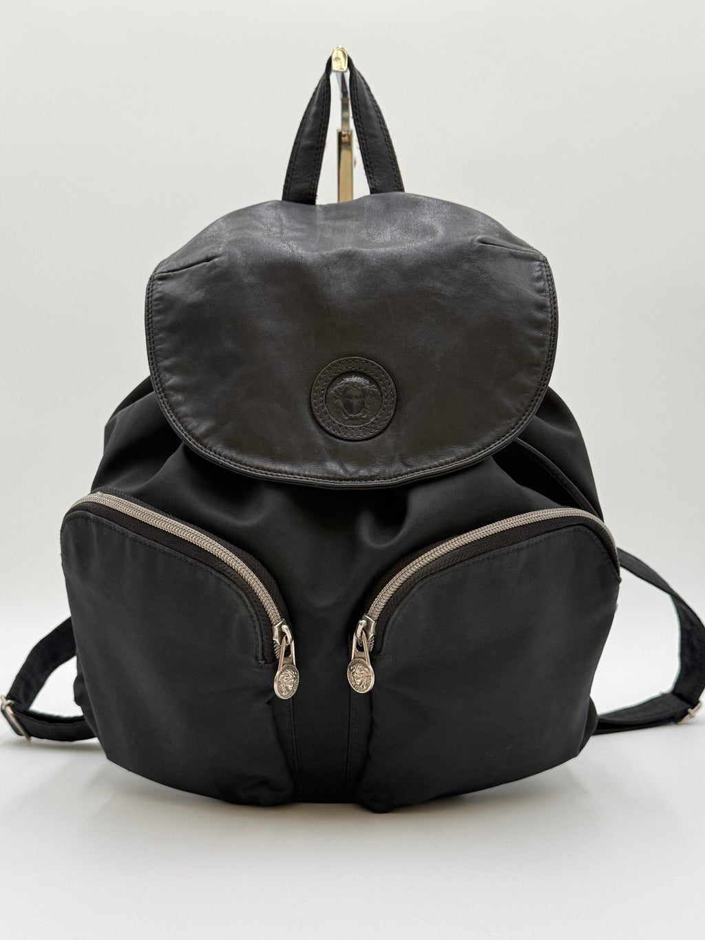 Gianni Versace Zaino Vintage in Nylon e Pelle Nero - Mercatino di Ninni