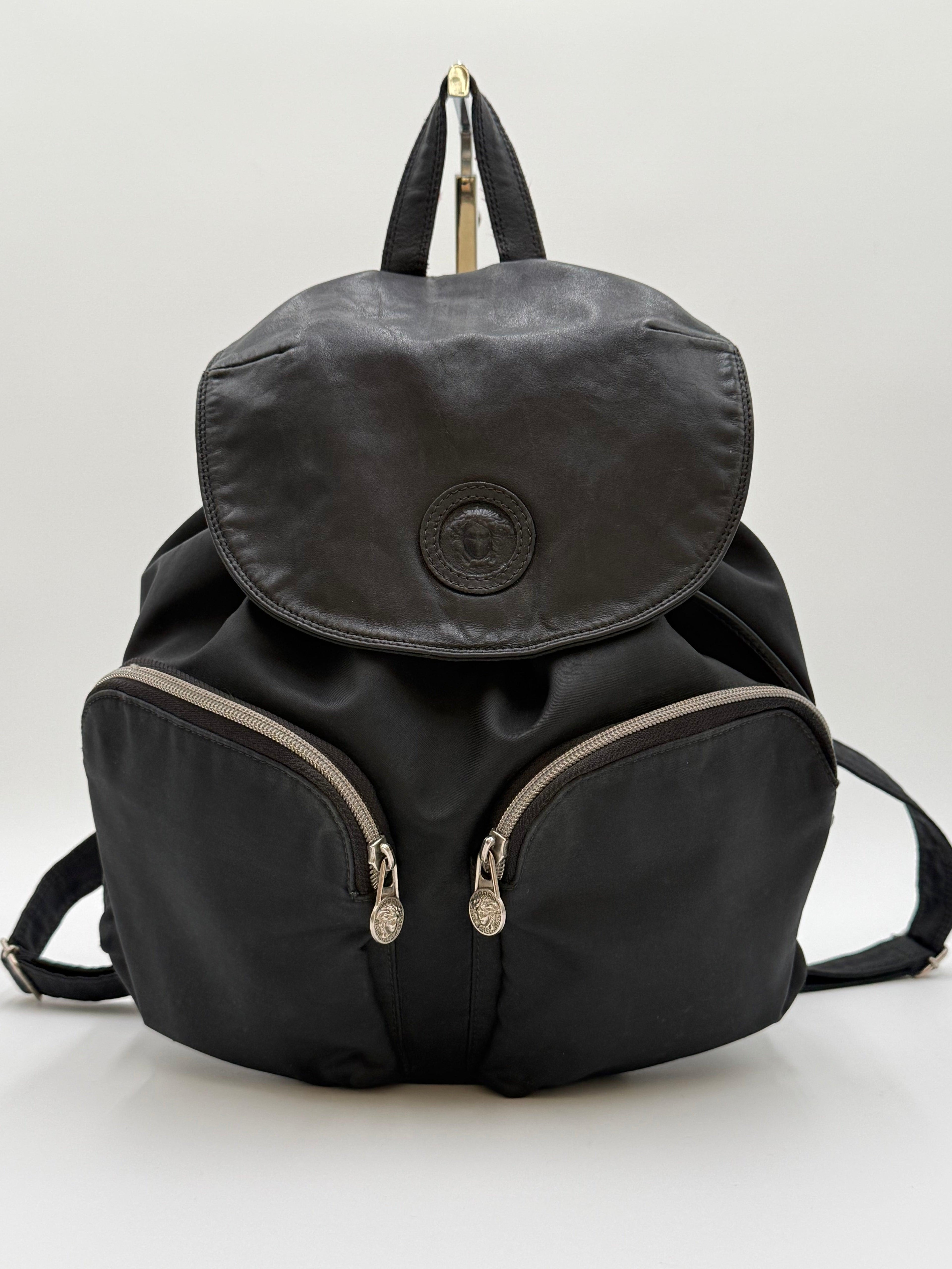 Gianni Versace Zaino Vintage in Nylon e Pelle Nero - Mercatino di Ninni