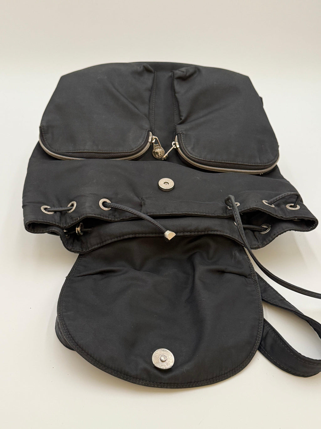 Gianni Versace Zaino Vintage in Nylon e Pelle Nero - Mercatino di Ninni