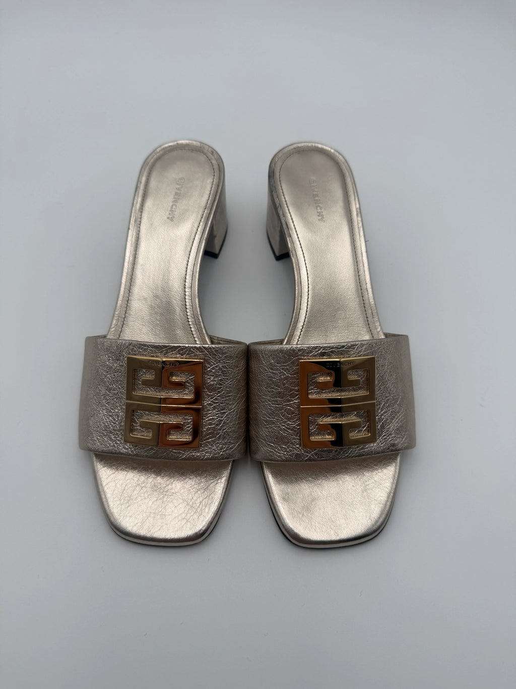 Givenchy Mules 4G in Pelle di Vitello Laminata Oro - Mercatino di Ninni